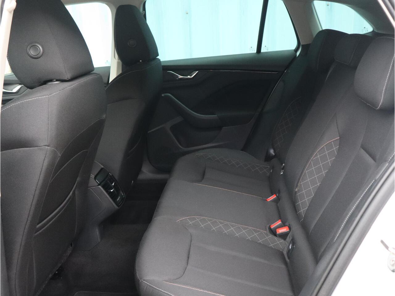 Skoda SCALA 1.0 TSI 110pk AUTOMAAT DSG | AIRCO | NAVI | APPLE CARPLAY / ANDROID AUTO |