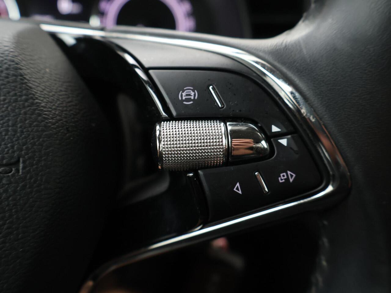 Skoda SCALA 1.0 TSI Ambition | 115 PK | Automaat | Multifunctioneel stuurwiel | Cruise control | Spraakbediening | Laneassist | Frontassist | Automatische verlichting | Climate | Dab+ | Bluetooth | Apple Carplay - Androidauto | Lm16'' |