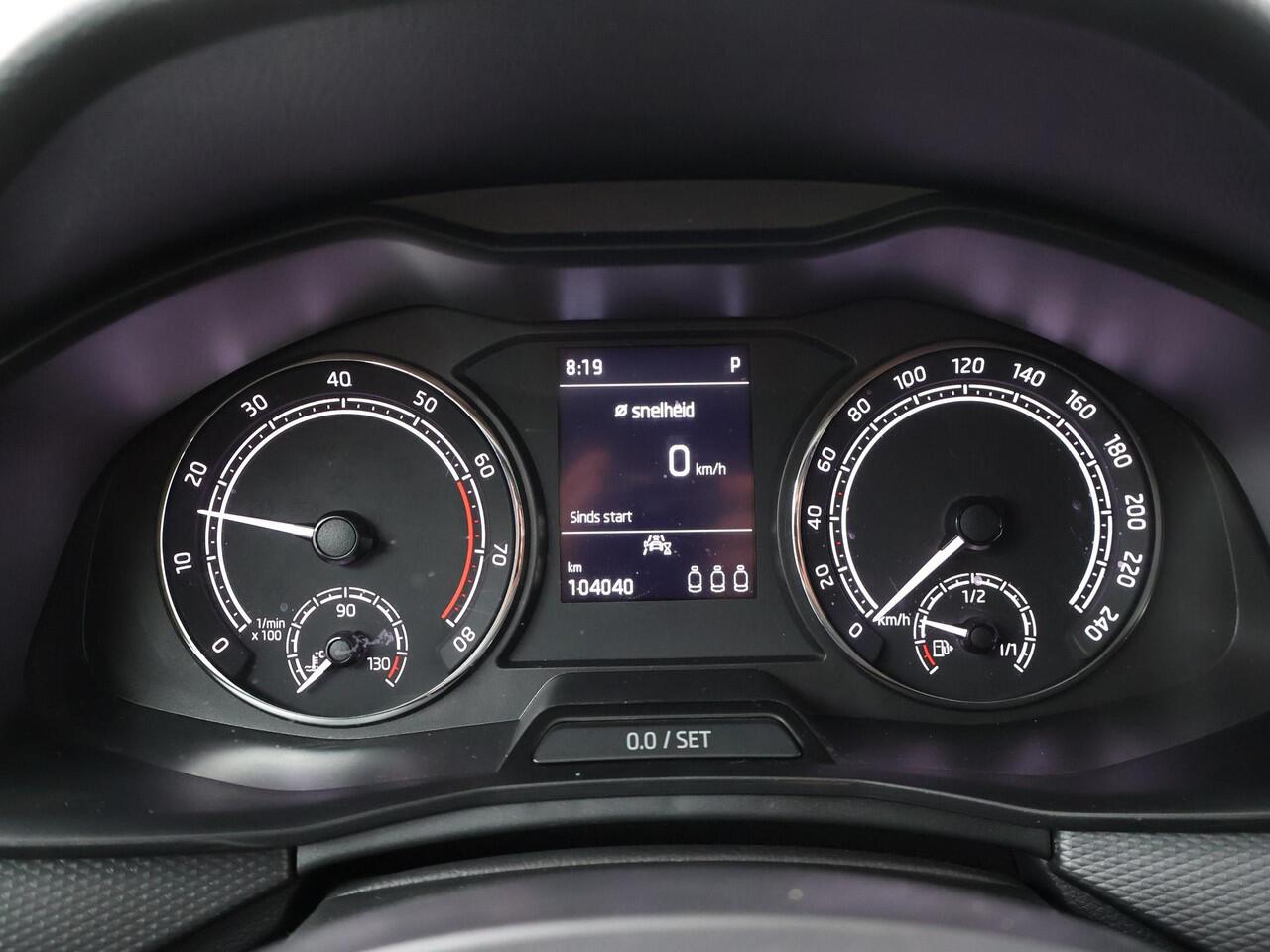 Skoda SCALA 1.0 TSI Ambition | 115 PK | Automaat | Multifunctioneel stuurwiel | Cruise control | Spraakbediening | Laneassist | Frontassist | Automatische verlichting | Climate | Dab+ | Bluetooth | Apple Carplay - Androidauto | Lm16'' |