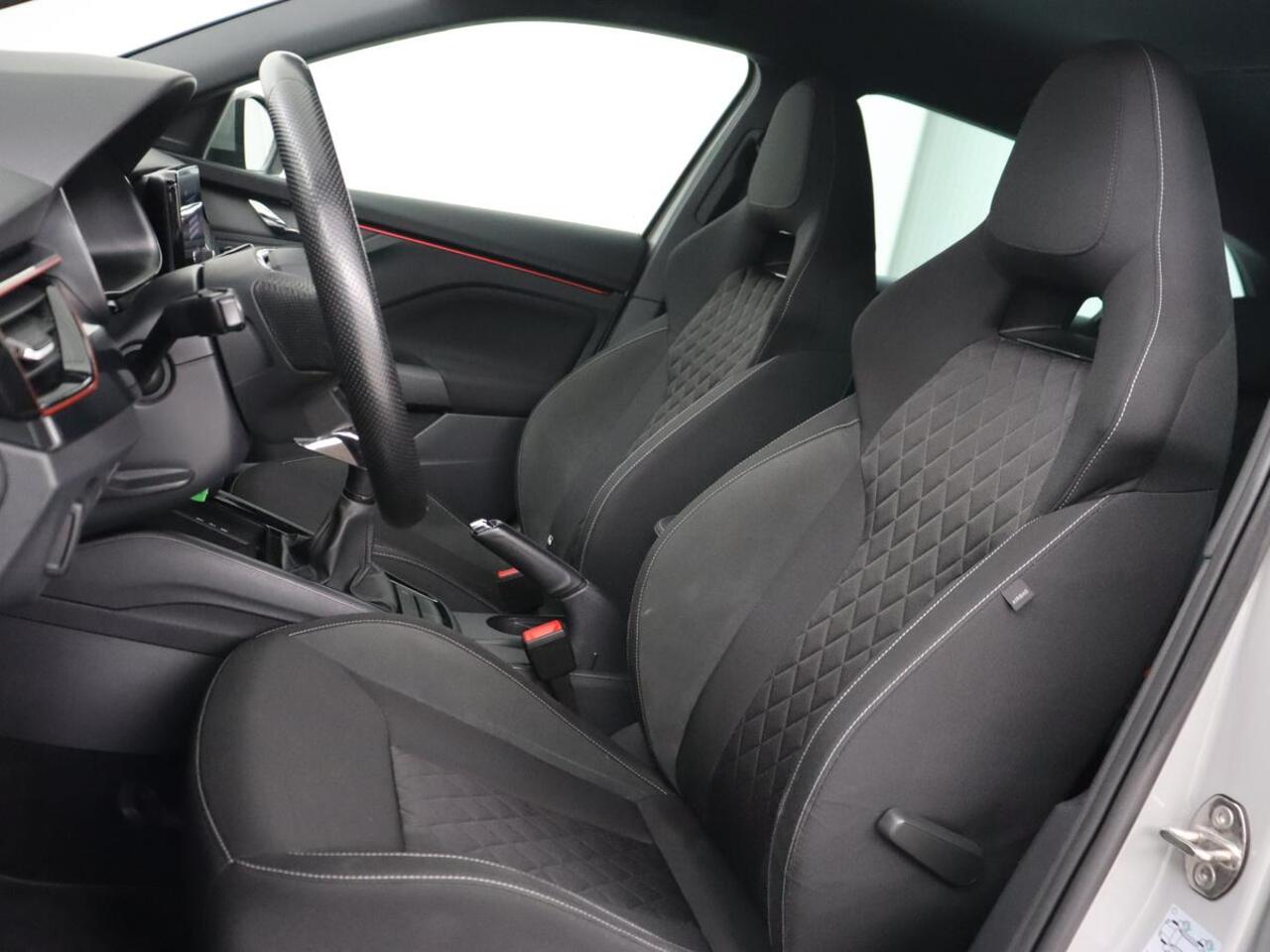 Skoda SCALA 1.0 TSI Sport | Carplay | Sportstoelen | Climate control | Parkeerhulp | Cruise control | Full LED | Bluetooth | DAB