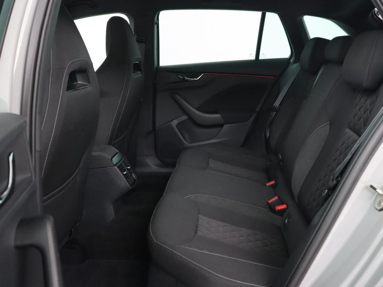 Skoda SCALA 1.0 TSI Sport | Carplay | Sportstoelen | Climate control | Parkeerhulp | Cruise control | Full LED | Bluetooth | DAB