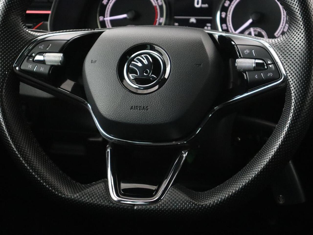 Skoda SCALA 1.0 TSI Sport | Carplay | Sportstoelen | Climate control | Parkeerhulp | Cruise control | Full LED | Bluetooth | DAB