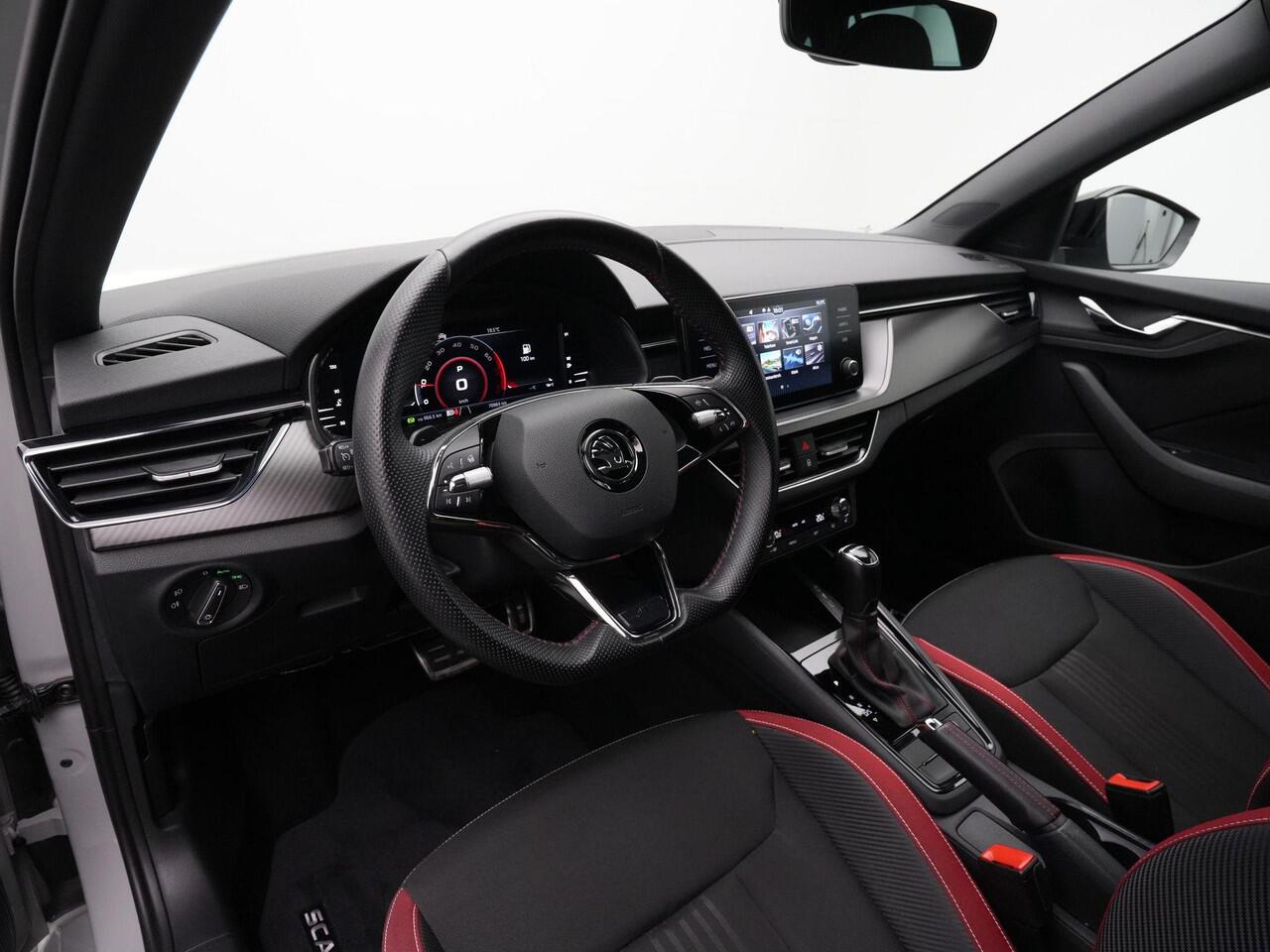 Skoda SCALA 1.5 TSI 150 pk DSG Monte Carlo | Panoramadak | Stuur-/stoelverwarming | Parkeersensoren voor/achter | Carplay