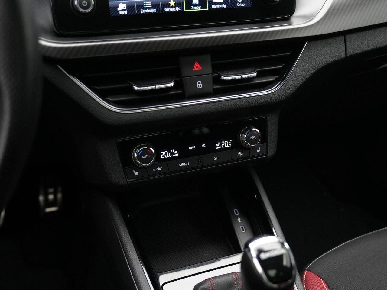 Skoda SCALA 1.5 TSI 150 pk DSG Monte Carlo | Panoramadak | Stuur-/stoelverwarming | Parkeersensoren voor/achter | Carplay