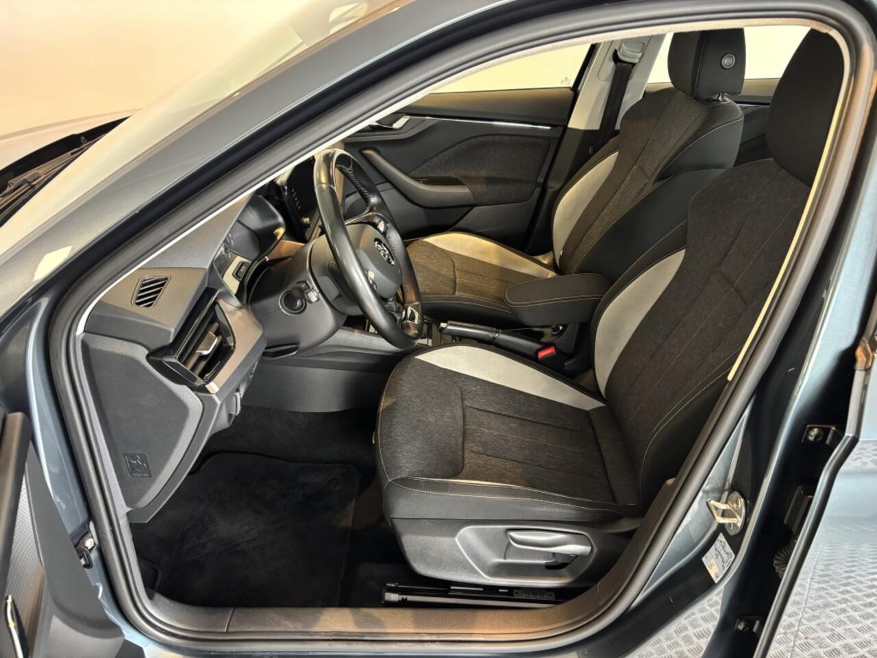 Skoda SCALA 1.0 TSI Automaat Style Trekhaak, Apple/Android