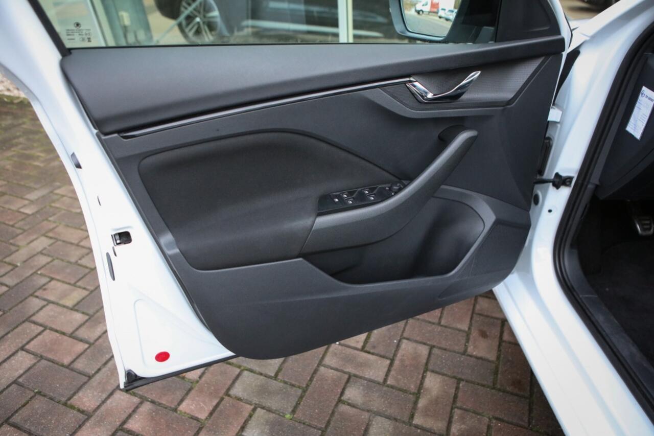 Skoda SCALA 1.0 TSI Sport | Schaalstoelen | Cruise | Carplay |