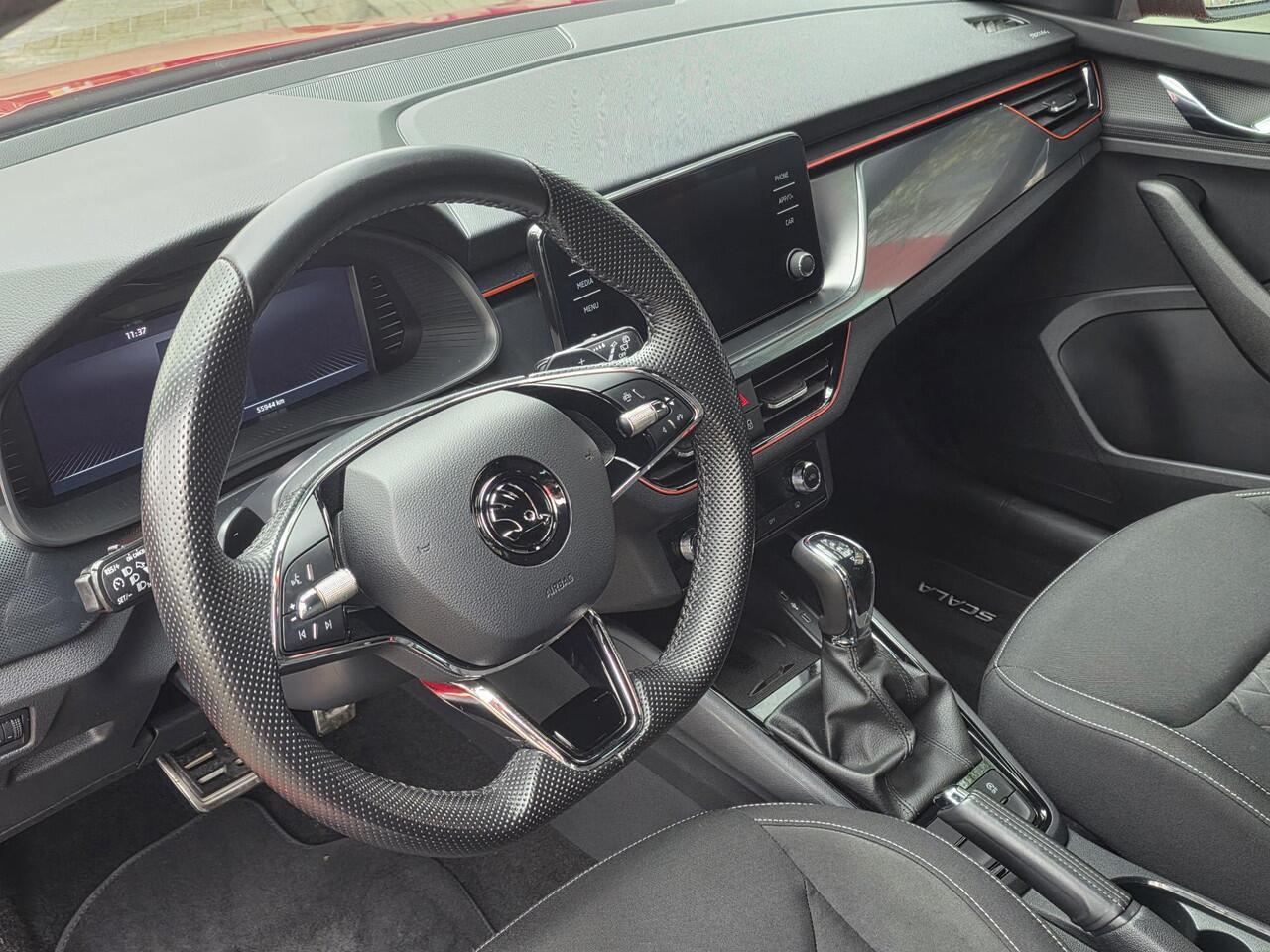 Skoda SCALA 1.0 TSI Sport Business AUTOMAAT | Apple carplay | Cruise Control | Parkeersensoren | Licht metalen velgen