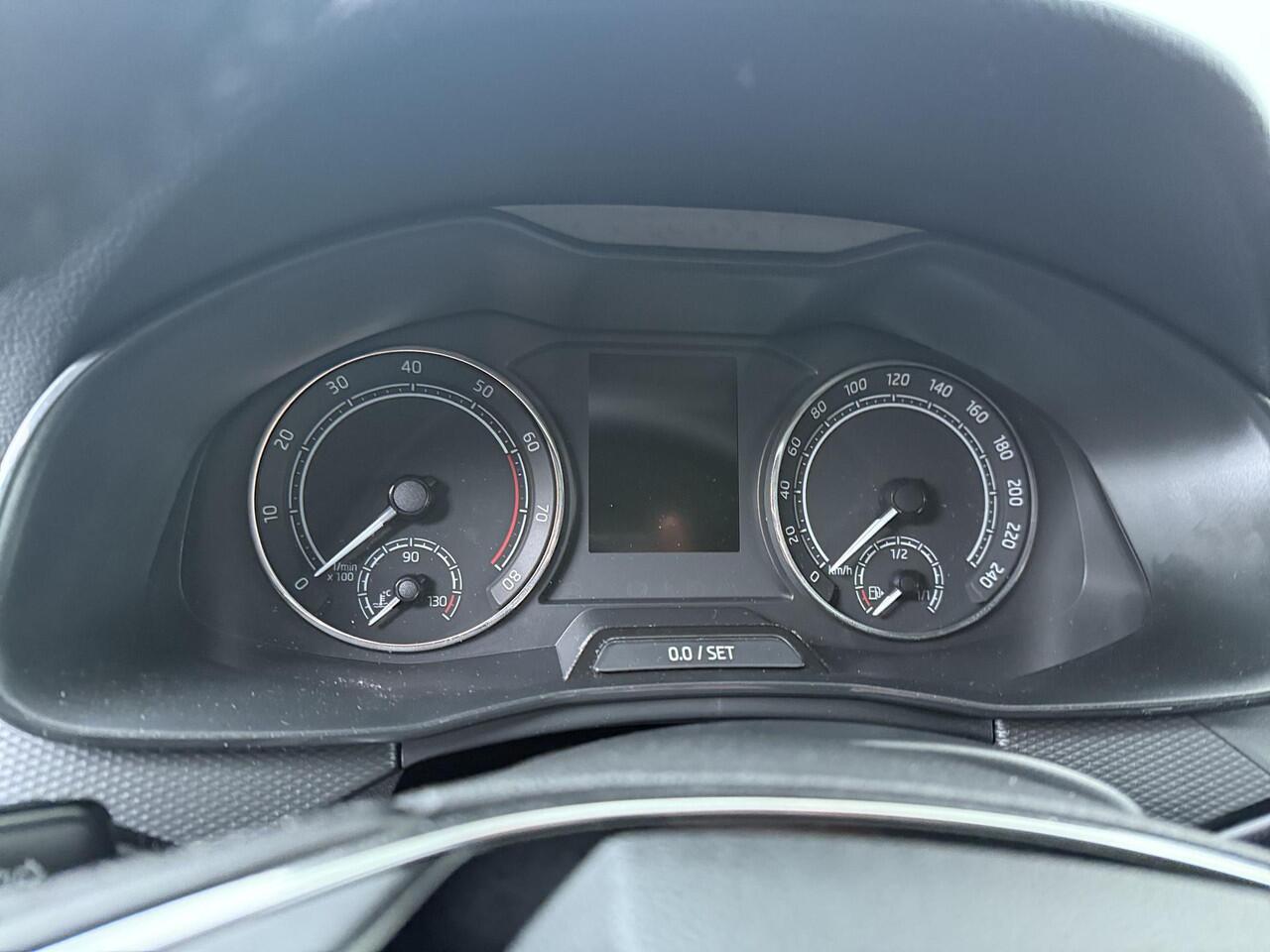 Skoda SCALA 1.0 TSI Ambition | 110 PK | Cruise control | Airco | Apple Carplay/Android Auto |