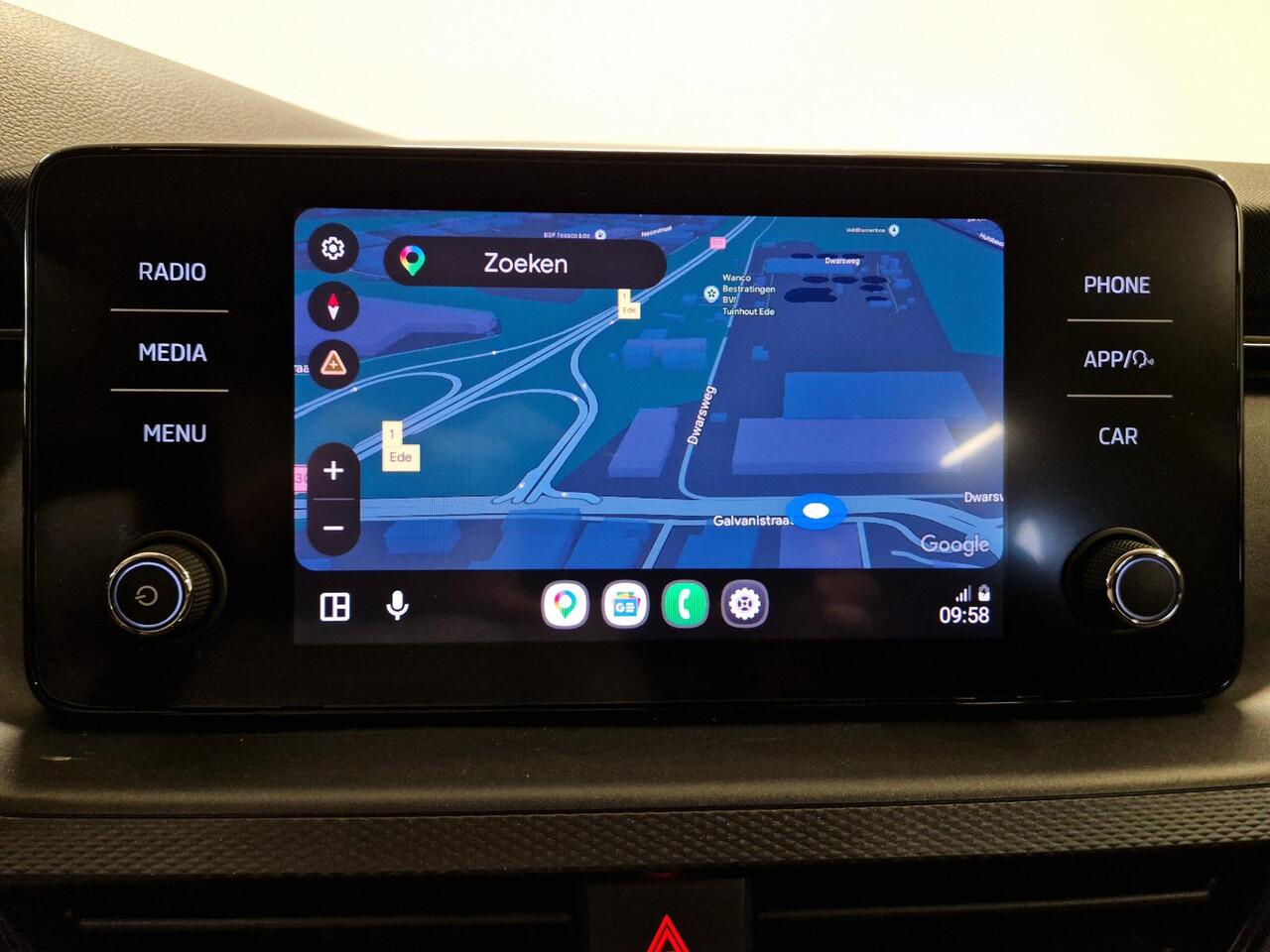 Skoda SCALA 1.0 TSI Ambition | Apple CarPlay / Android Auto navigatie | Climate Control | Licht metalen velgen |