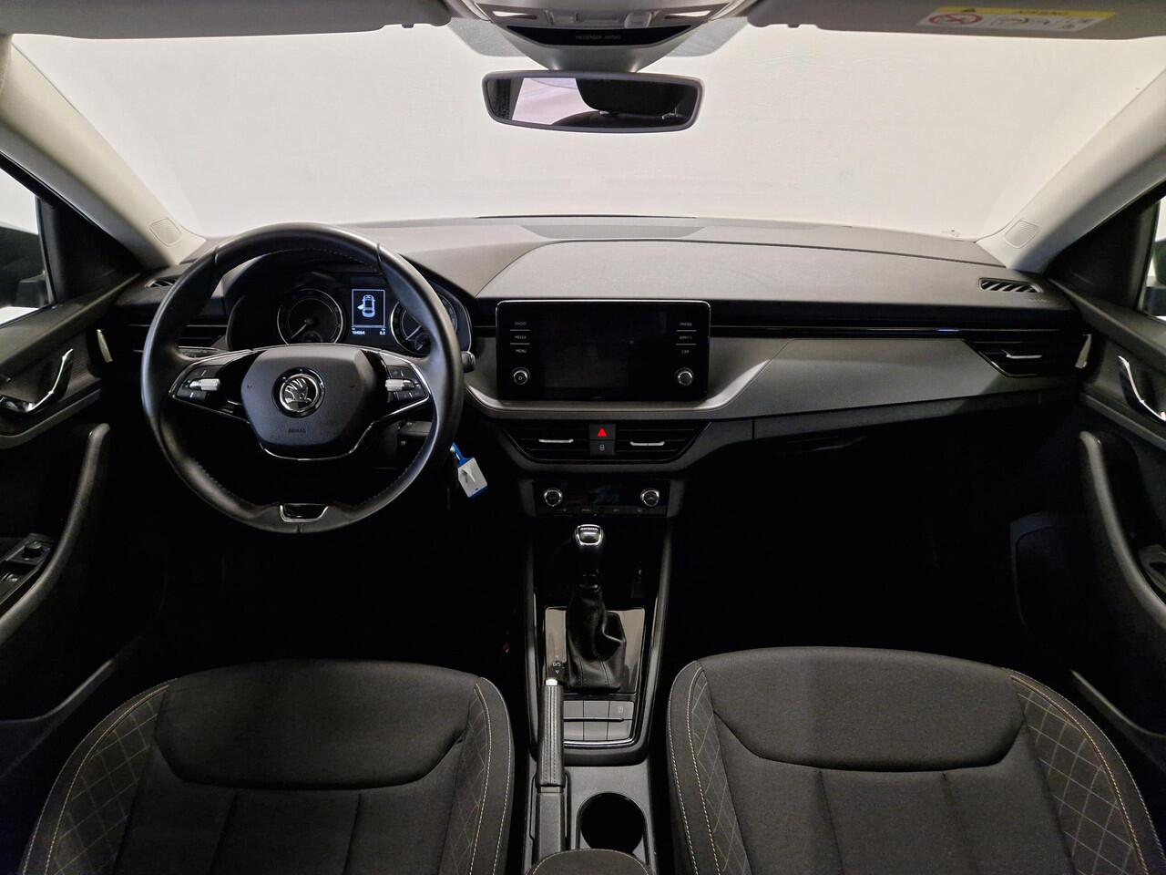 Skoda SCALA 1.0 TSI Ambition | Apple CarPlay / Android Auto navigatie | Climate Control | Licht metalen velgen |