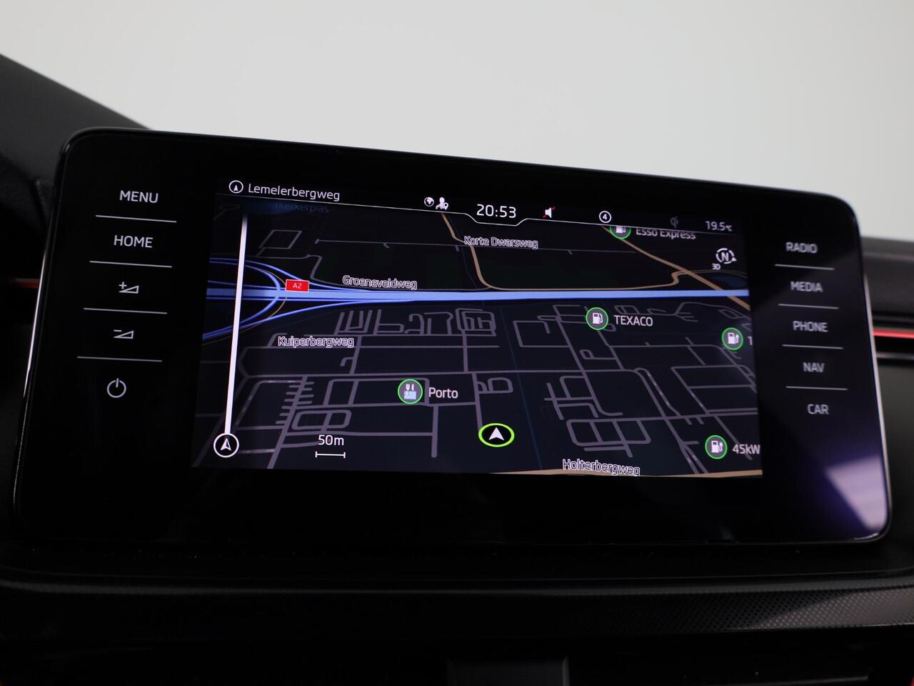 Skoda SCALA 1.0 TSI Sport Business 110 pk Automaat (DSG) | Navigatie | Parkeersensoren achter | Achteruitrijcamera | Adaptieve cruise control | Full LED koplampen | Voll. digitaal instrumentenpaneel |