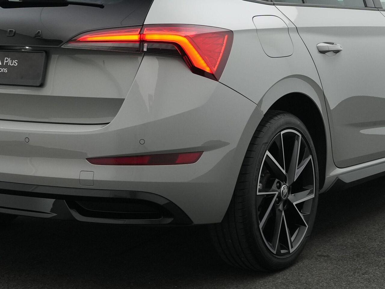 Skoda SCALA 1.5 TSI 150 pk DSG Monte Carlo | Panoramadak | Achteruitrijcamera | Carplay