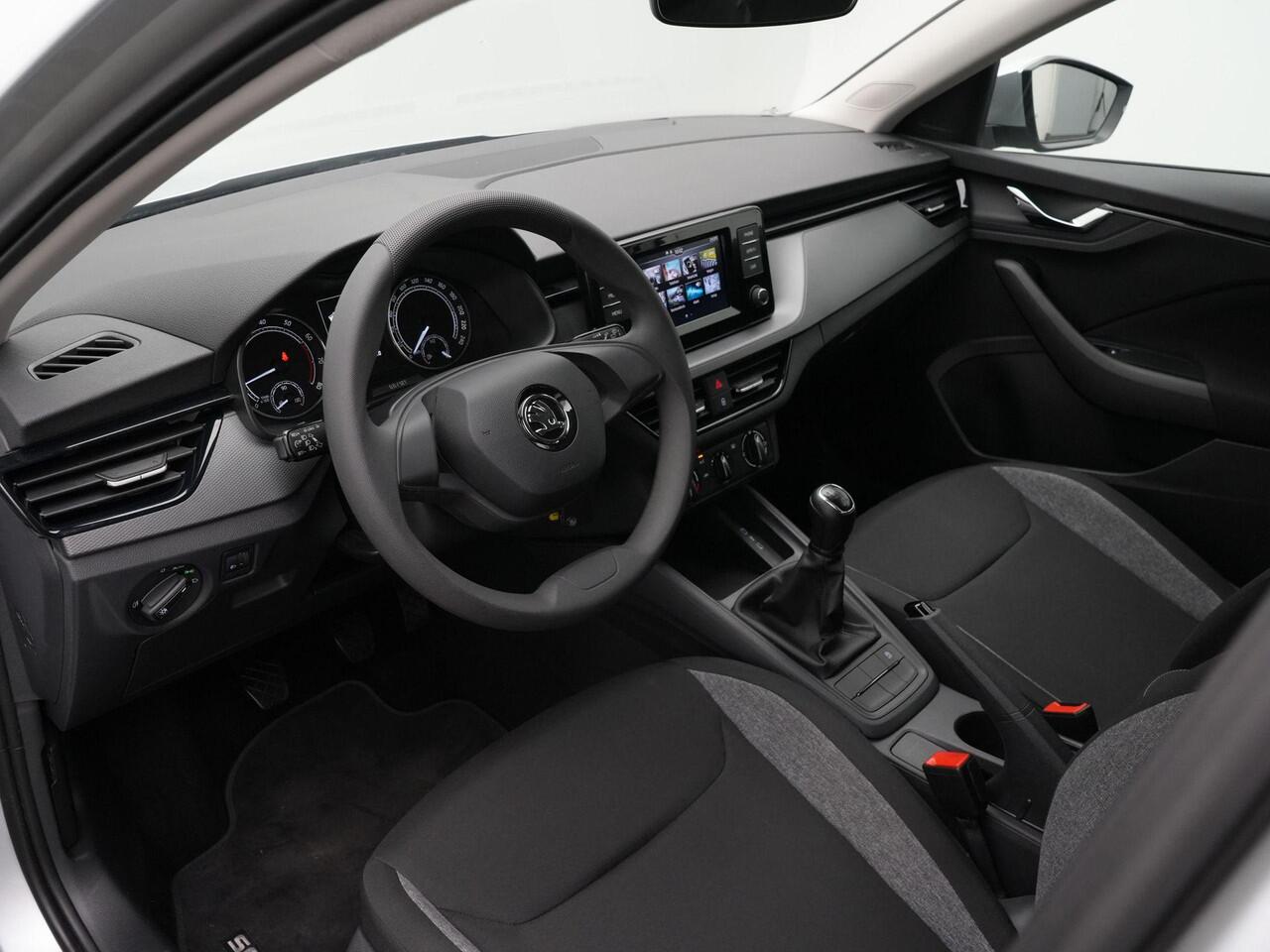 Skoda SCALA 1.0 TSI 95 pk Active | Carplay | Cruise Control | LED voor/achter | Trekhaakvoorbereiding