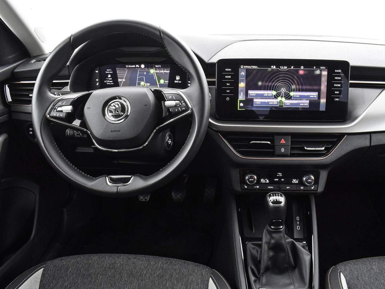 Skoda SCALA 1.0 TSI 110pk Business Edition · Apple/Android Car Play · Navigatie · Stoelverwarming · P-Sensoren · Draadloos Opladen · 17 Inch · Garantie t/m 10-08-2027 of 100.000km