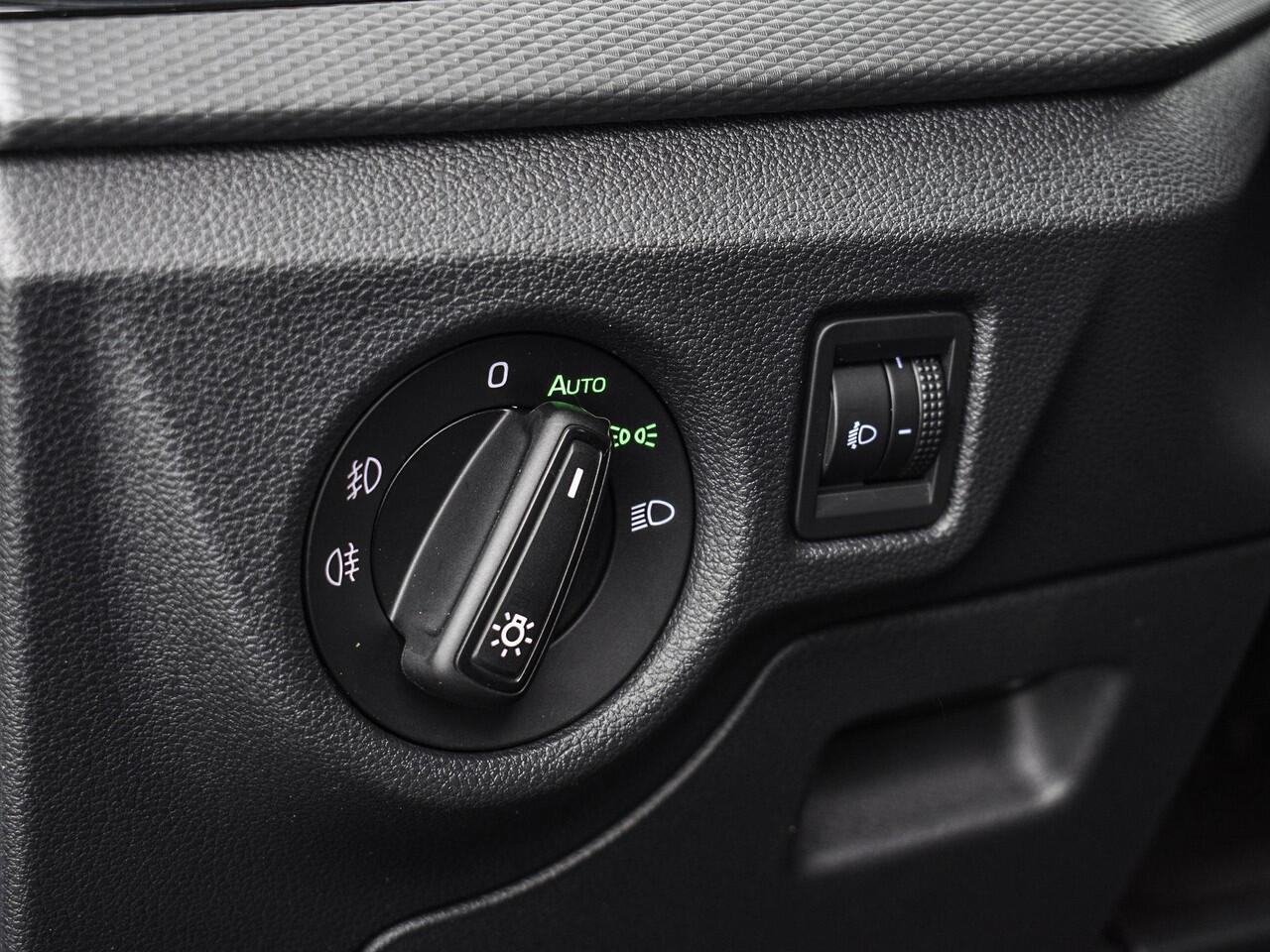 Skoda SCALA 1.0 TSI 110pk Ambition · Apple/Android Car Play · Airco · Cruise Control · DAB · 16'' Inch · Garantie t/m 12-05-2027 of 100.000km