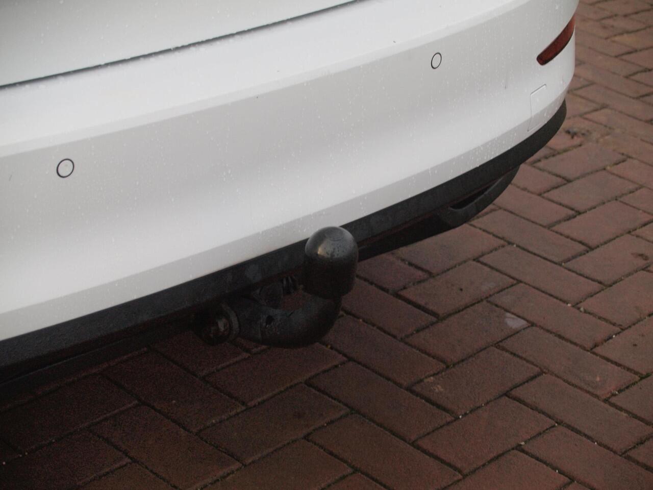 Skoda SCALA 1.0 TSI Sport Business | Apple Carplay | Trekhaak | Parkeensensoren | Sportstoelen | NL-Auto |