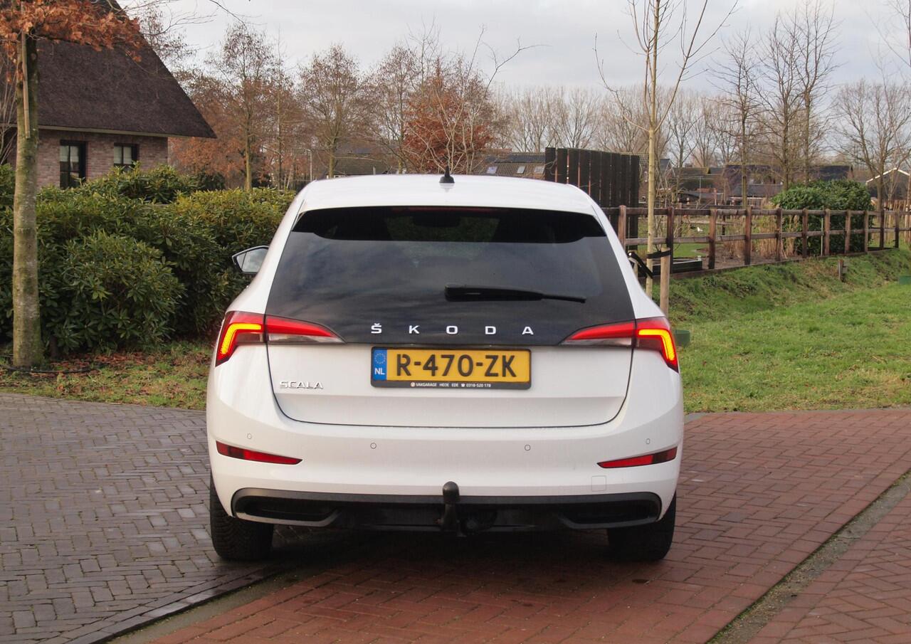 Skoda SCALA 1.0 TSI Sport Business | Apple Carplay | Trekhaak | Parkeensensoren | Sportstoelen | NL-Auto |