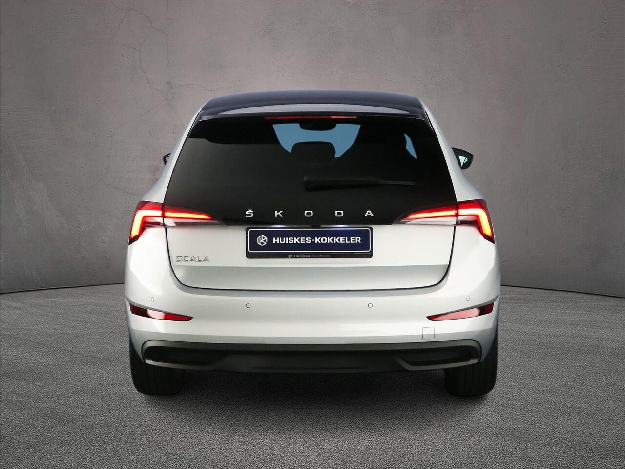 Skoda SCALA Sport Business 1.0 TSI 110pk DSG Automaat Panoramadak, Achteruitrijcamera, Cruise control, App connect, LED koplampen, Parkeersensor achter, Airco, DAB, Radio