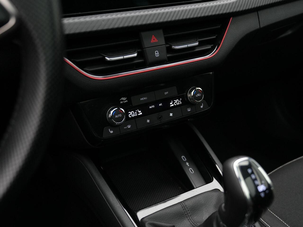 Skoda SCALA 1.0 TSI 115 pk DSG Monte Carlo | Panoramadak | Matrix LED | Achteruitrijcamera | Navigatie | Stoelverwarming | Adaptive Cruise