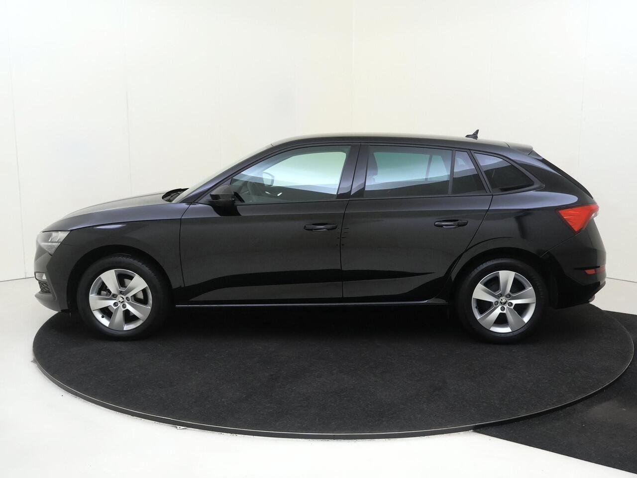 Skoda SCALA 1.0 TSI Sport Business | Parkeersensoren achter | Cruise control | CarPlay | Electronic climate control | Elektrische ramen | Elektrisch verstelbare buitenspiegels |