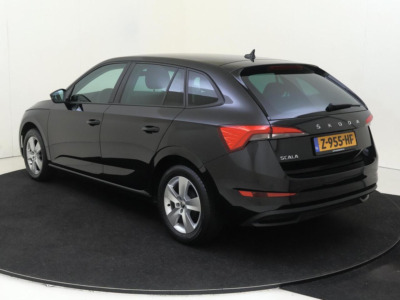 Skoda SCALA 1.0 TSI Sport Business | Parkeersensoren achter | Cruise control | CarPlay | Electronic climate control | Elektrische ramen | Elektrisch verstelbare buitenspiegels |