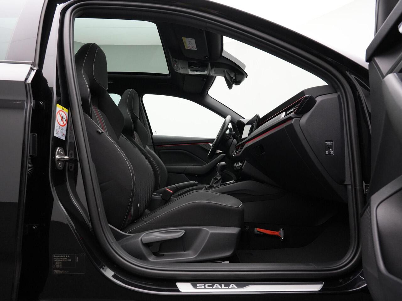 Skoda SCALA 1.0 TSI 115 pk DSG Monte Carlo | Panoramadak | Matrix LED | Achteruitrijcamera | Navigatie | Stoelverwarming | Adaptive Cruise