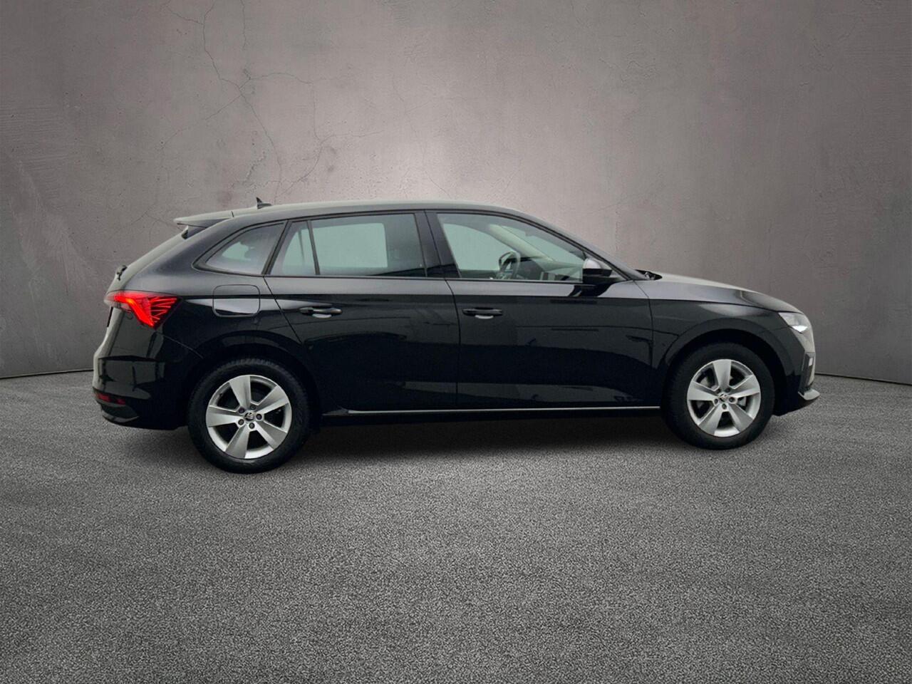 Skoda SCALA Selection 1.0 TSI 115pk Cruise control, Parkeersensor achter, LED koplampen, App connect, DAB, Radio, Airco, Bluetooth