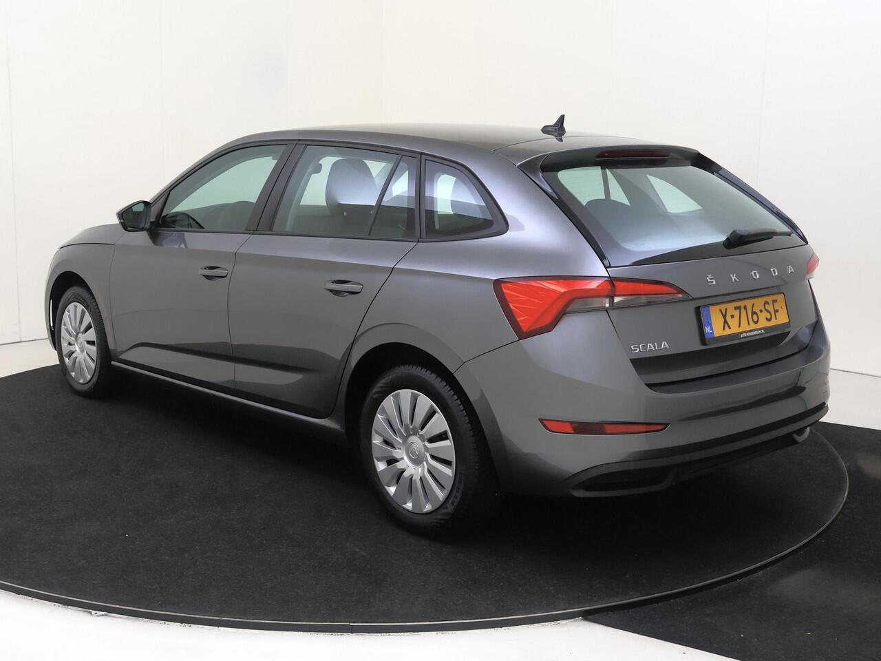 Skoda SCALA 1.0 TSI Active | CarPlay | Airco | Lane- en frontassist | Bluetooth | DAB radio | Regensensor |