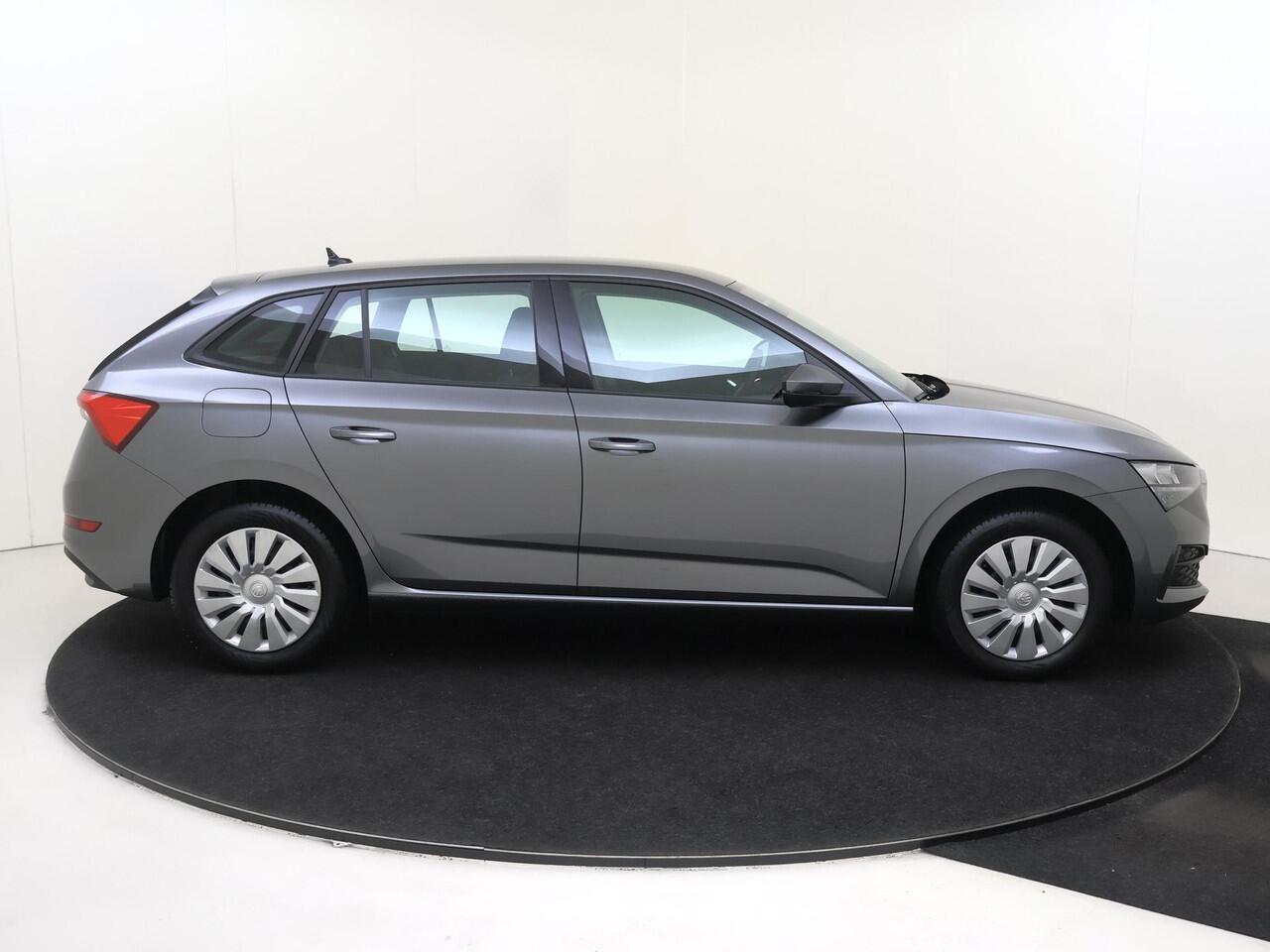 Skoda SCALA 1.0 TSI Active | CarPlay | Airco | Lane- en frontassist | Bluetooth | DAB radio | Regensensor |