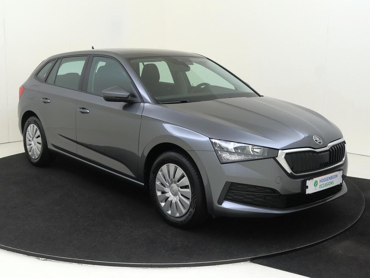 Skoda SCALA 1.0 TSI Active | CarPlay | Airco | Armsteun voor | Elektrisch verstelbare buitenspiegels | Bluetooth |