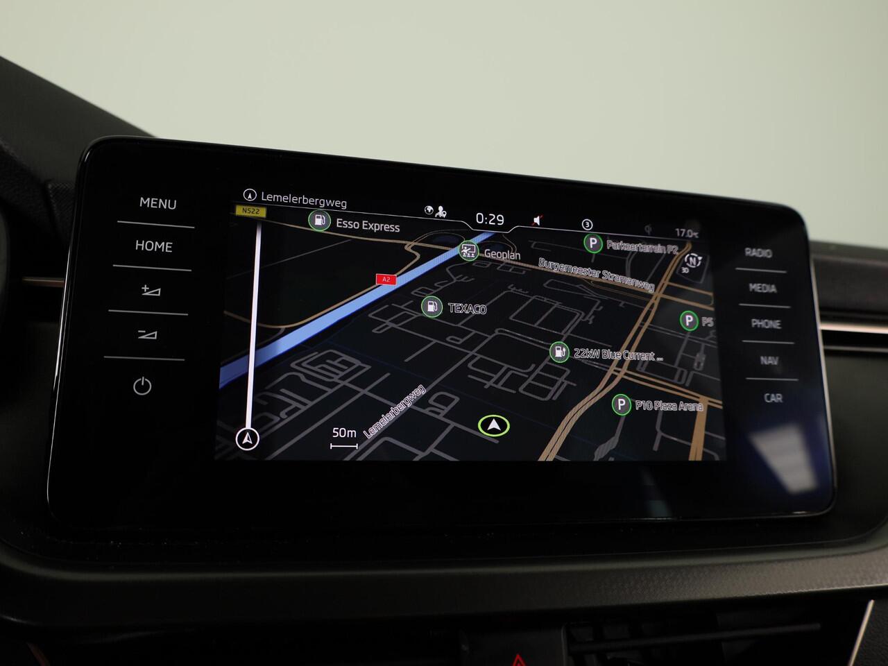 Skoda SCALA 1.0 TSI Ambition 110pk | Navigatie | Parkeercamera | 18 inch lichtmetalen velgen | Verlengde garantie