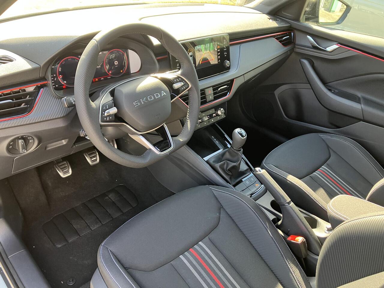 Skoda SCALA Monte Carlo 1.0 TSI 115 PK | 3500,- Inruilpremie | 18" lichtmetalen velgen | Winterpakket | Panorama dak | LED-Matrix