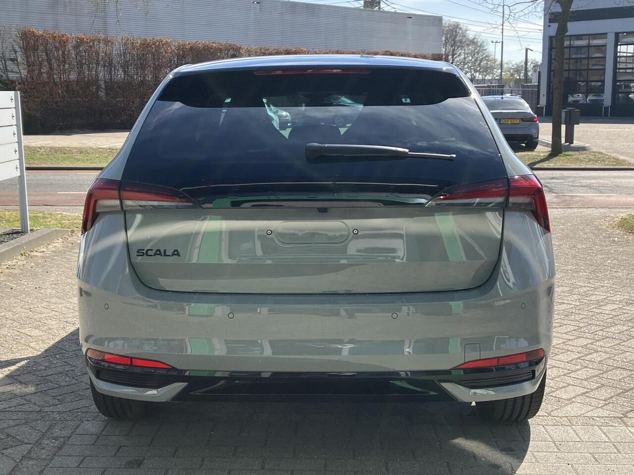 Skoda SCALA Monte Carlo 1.0 TSI 115 PK | 3500,- Inruilpremie | 18" lichtmetalen velgen | Winterpakket | Panorama dak | LED-Matrix