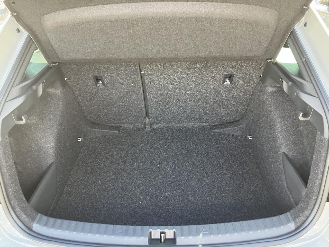 Skoda SCALA Monte Carlo 1.0 TSI 115 PK | 3500,- Inruilpremie | 18" lichtmetalen velgen | Winterpakket | Panorama dak | LED-Matrix