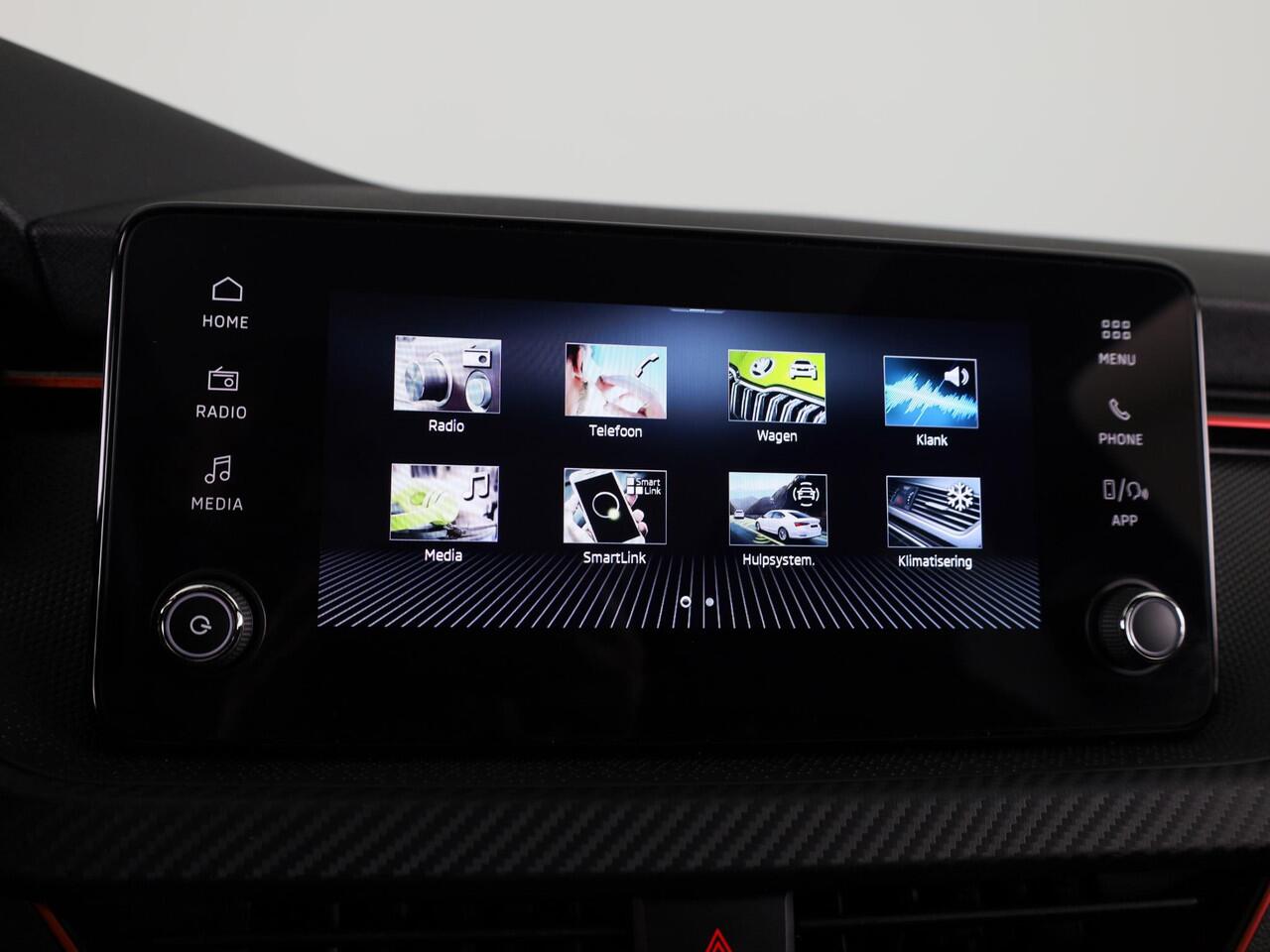 Skoda SCALA Monte Carlo 1.0 TSI 115 pk 7 versn. DSG | Private lease vanaf 619,-- | Panoramadak | Winter pakket | Parkeercamera