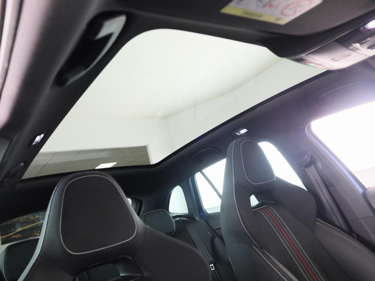 Skoda SCALA Monte Carlo 1.0 TSI 115 pk 7 versn. DSG | Private lease vanaf 619,-- | Panoramadak | Winter pakket | Parkeercamera