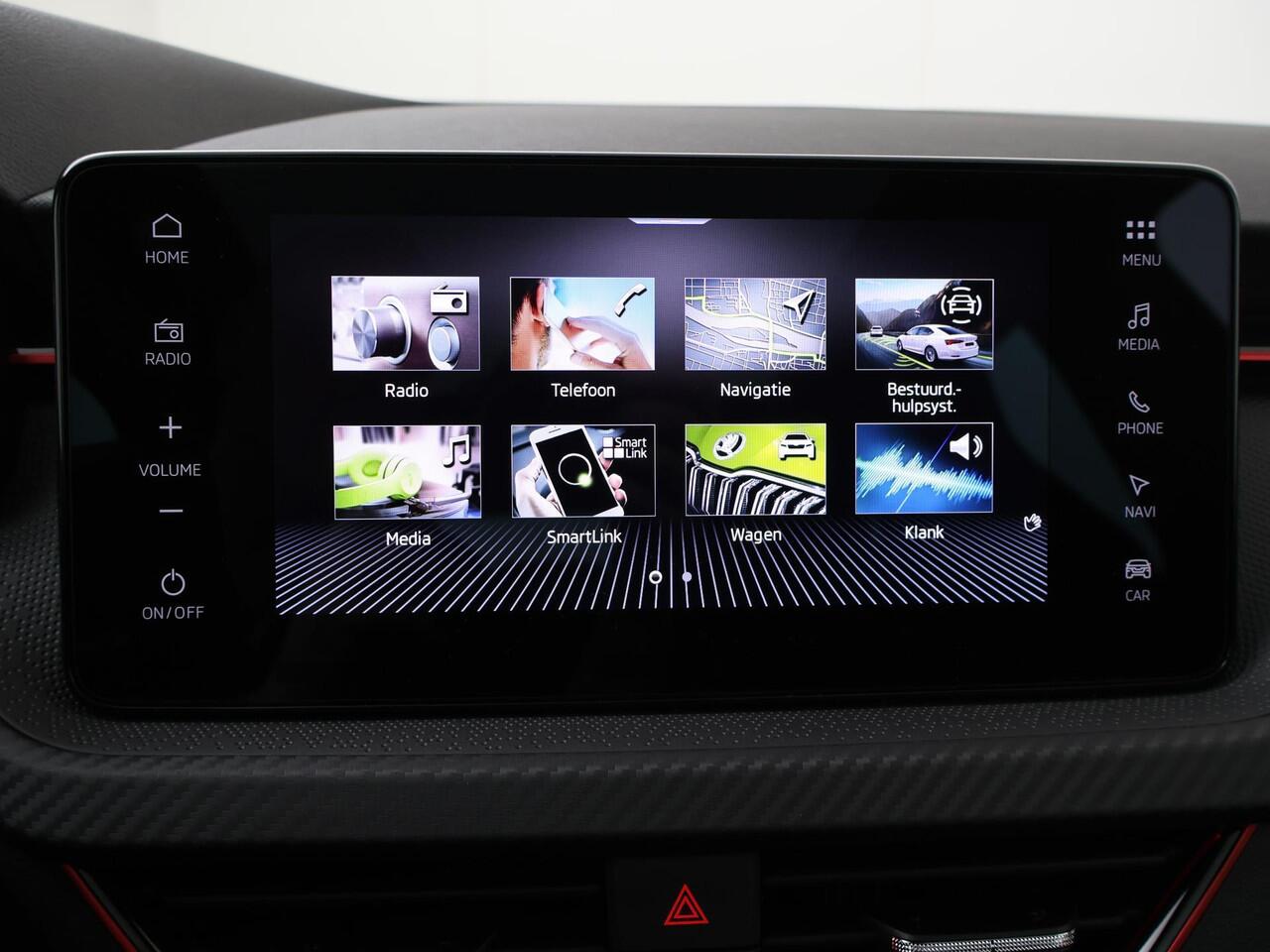 Skoda SCALA Monte Carlo 1.0 TSI 115 pk Panoramadak | Navigatie | Camera | Apple Carplay/Android Auto | Lichtmetalen velgen 18" | Climate conrol |