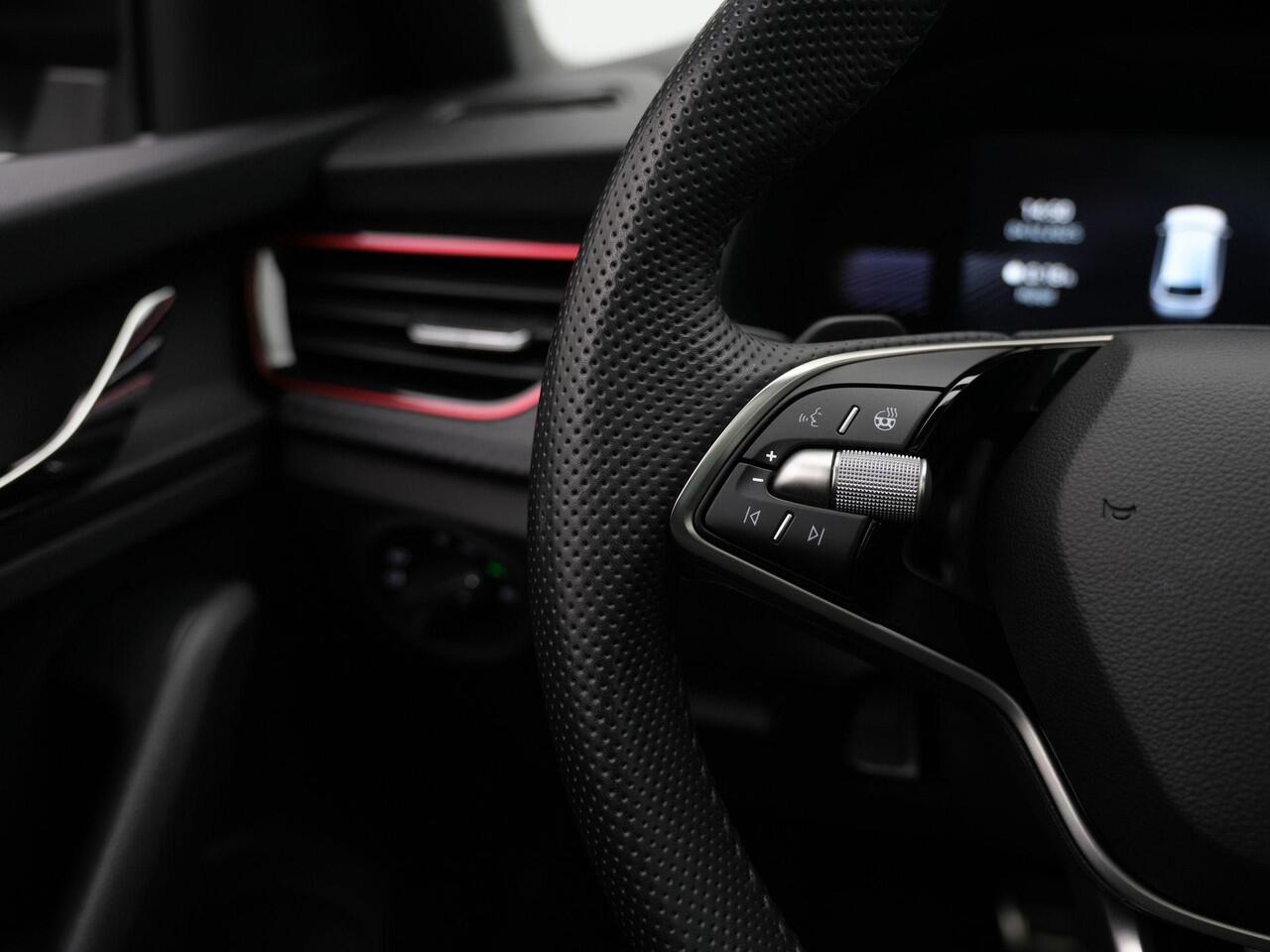 Skoda SCALA 1.0 TSI 115 pk DSG Monte Carlo | Panoramadak | Matrix LED | Achteruitrijcamera | Stoelverwarming | Carplay