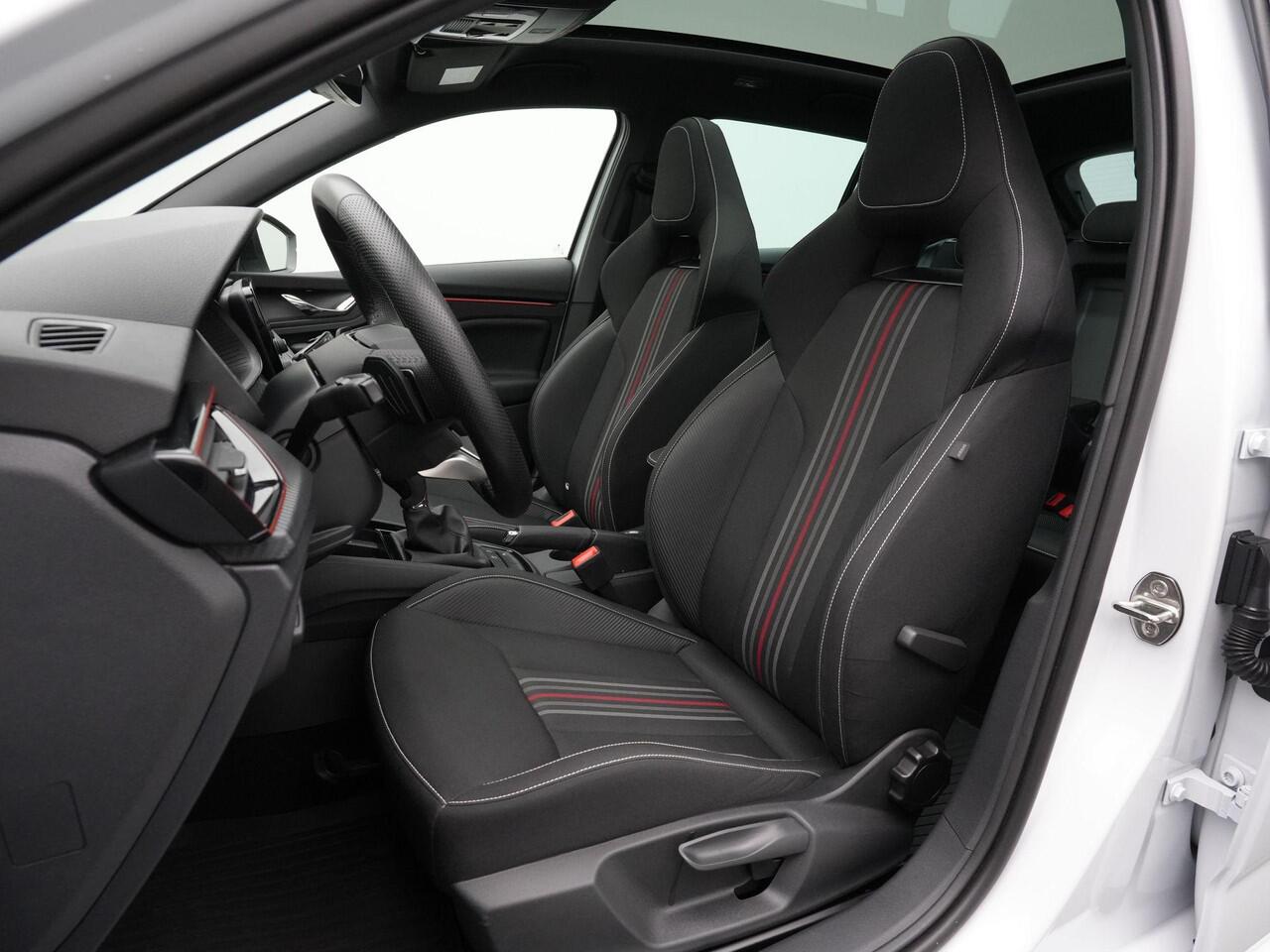 Skoda SCALA 1.0 TSI 115 pk DSG Monte Carlo | Panoramadak | Matrix LED | Achteruitrijcamera | Stoelverwarming | Carplay