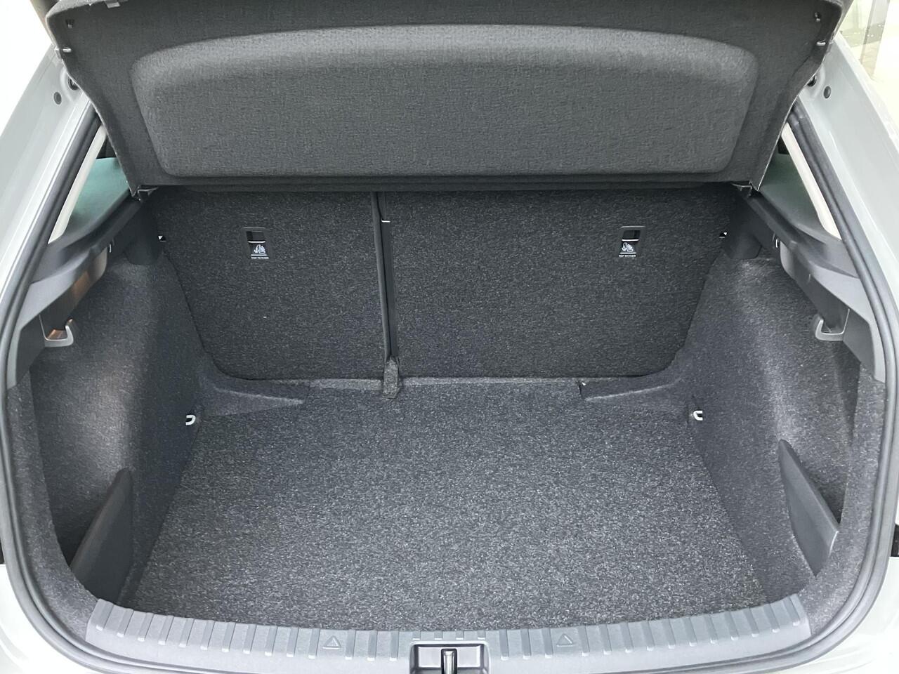 Skoda SCALA Business Edition 1.0 TSI 115 PK | Navigatie pakket | Elektrisch achterklep | Camera | Getint glas |