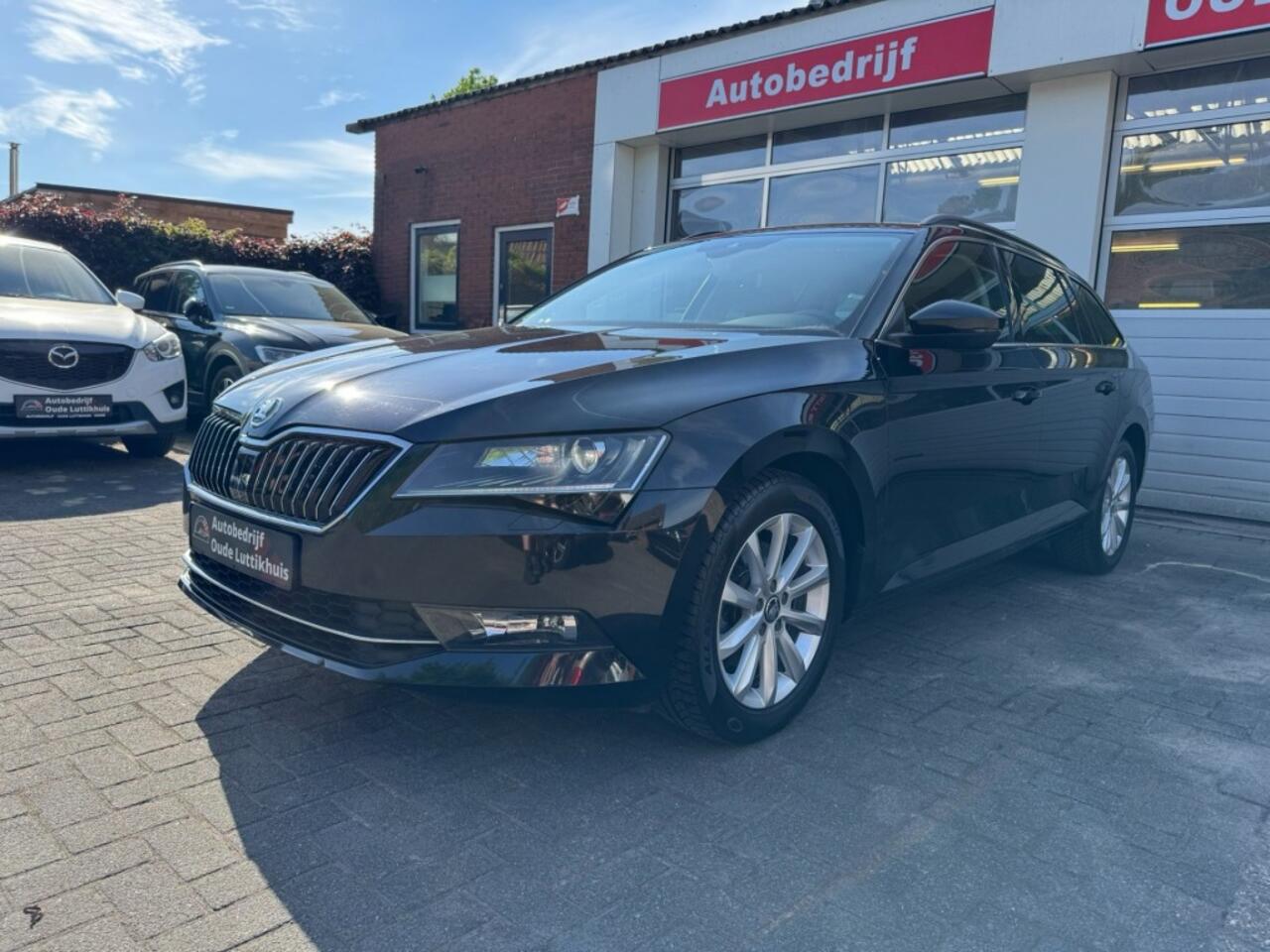 Skoda SUPERB Combi 1.4 TSI ACT 150PK DSG Full-Led Camera Cruise Carplay