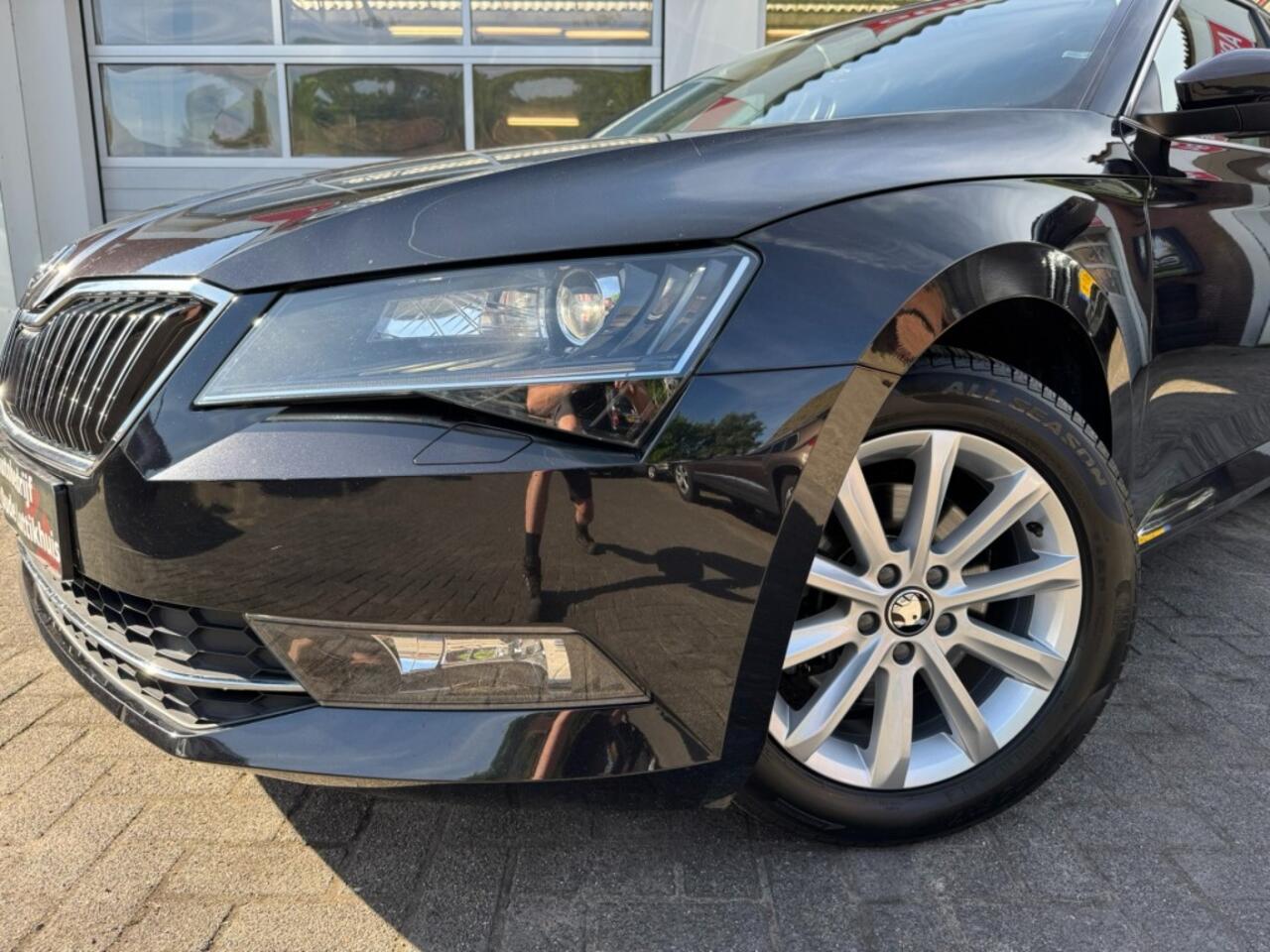 Skoda SUPERB Combi 1.4 TSI ACT 150PK DSG Full-Led Camera Cruise Carplay