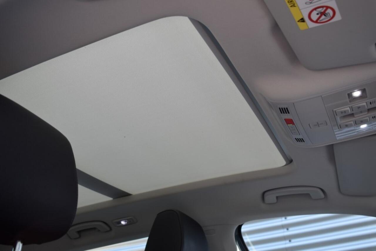 Skoda SUPERB COMBI 1.4 TSI DSG7 STYLE BUSINESS / P.DAK / EL. STOELEN / KEYLESS