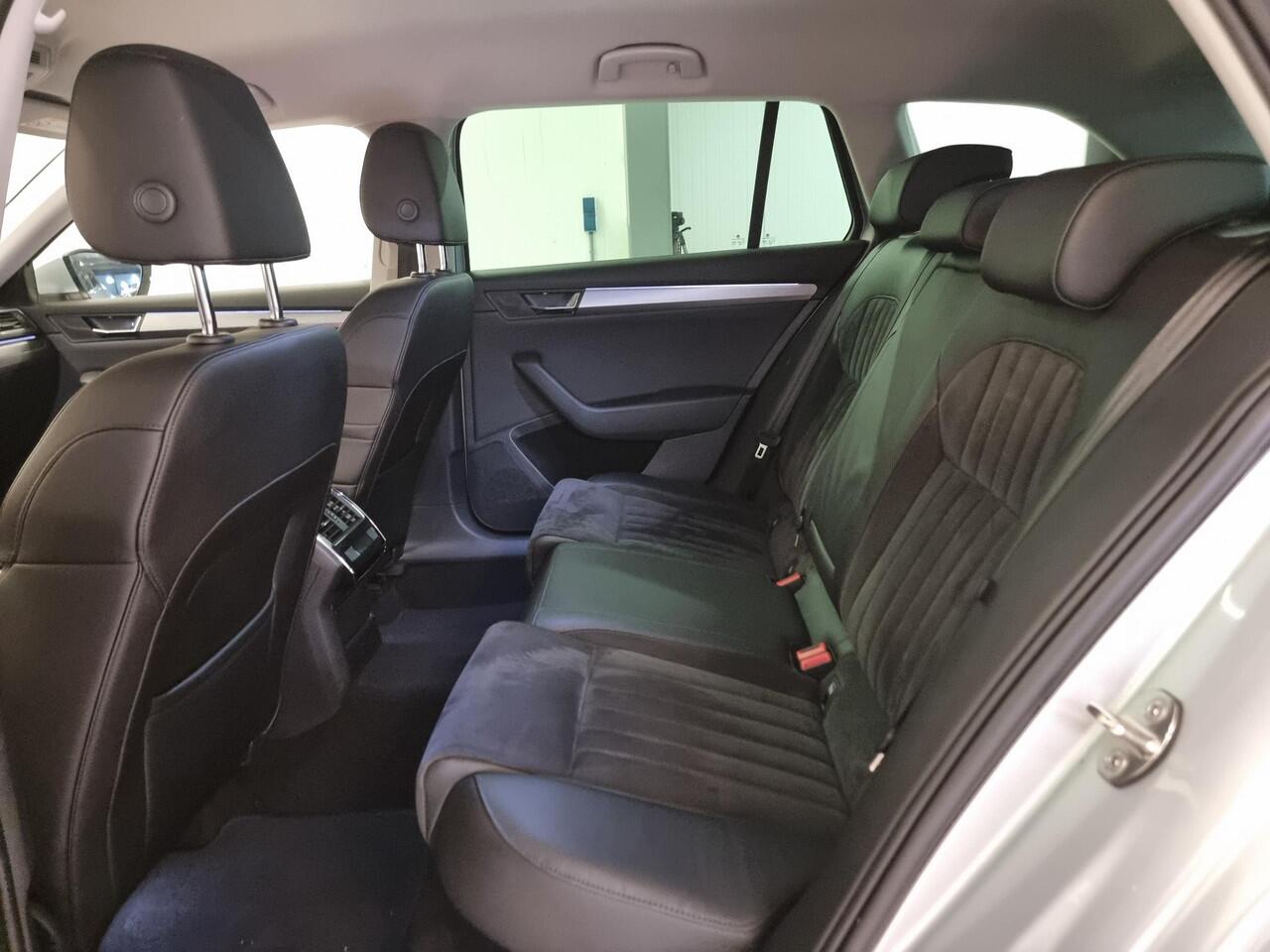 Skoda SUPERB Combi 1.5 TSI ACT Business Edition | Apple CarPlay / Android Auto navigatie | Elektrische achterklep | Stoelverwarming |