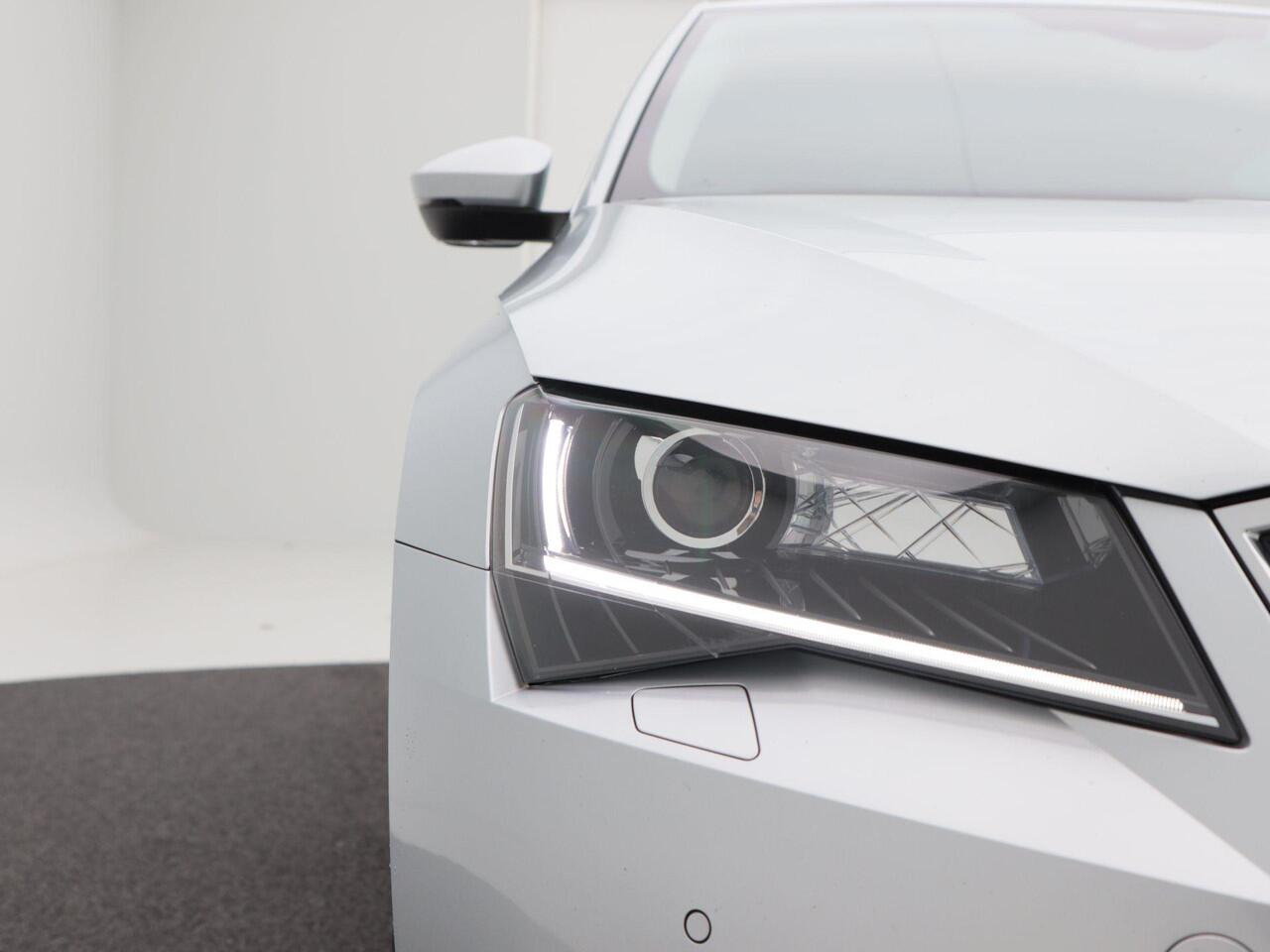 Skoda SUPERB 1.5 TSi 150 Pk Automaat Business Edition | Cruise Control | Navigatie | Bluetooth | CarPlay | Achteruitrijcamera | Trekhaak