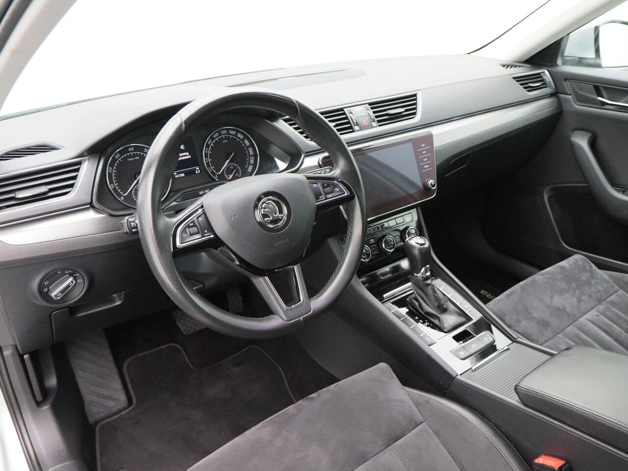 Skoda SUPERB 1.5 TSi 150 Pk Automaat Business Edition | Cruise Control | Navigatie | Bluetooth | CarPlay | Achteruitrijcamera | Trekhaak