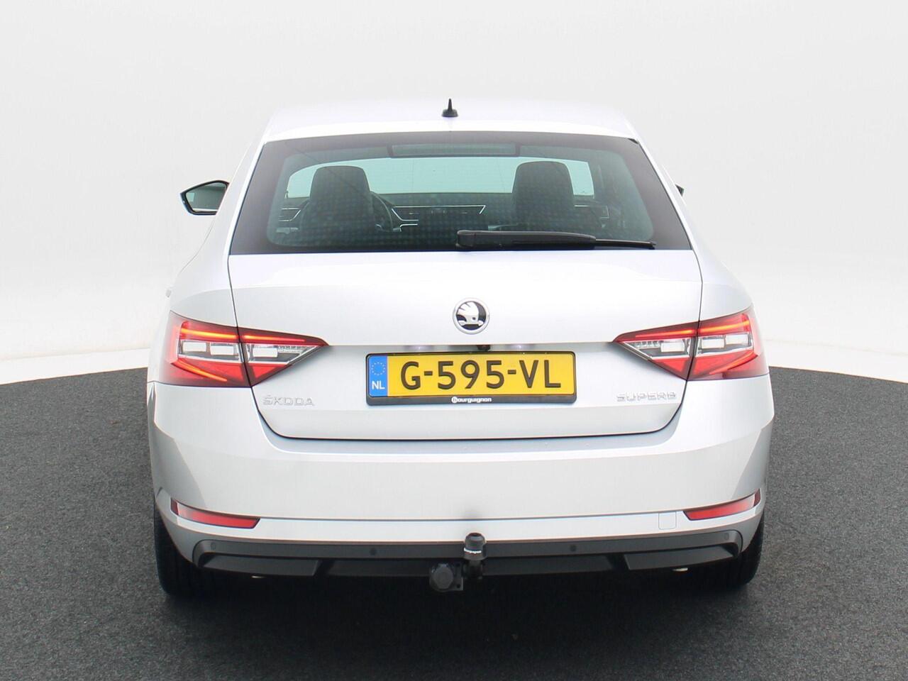 Skoda SUPERB 1.5 TSi 150 Pk Automaat Business Edition | Cruise Control | Navigatie | Bluetooth | CarPlay | Achteruitrijcamera | Trekhaak