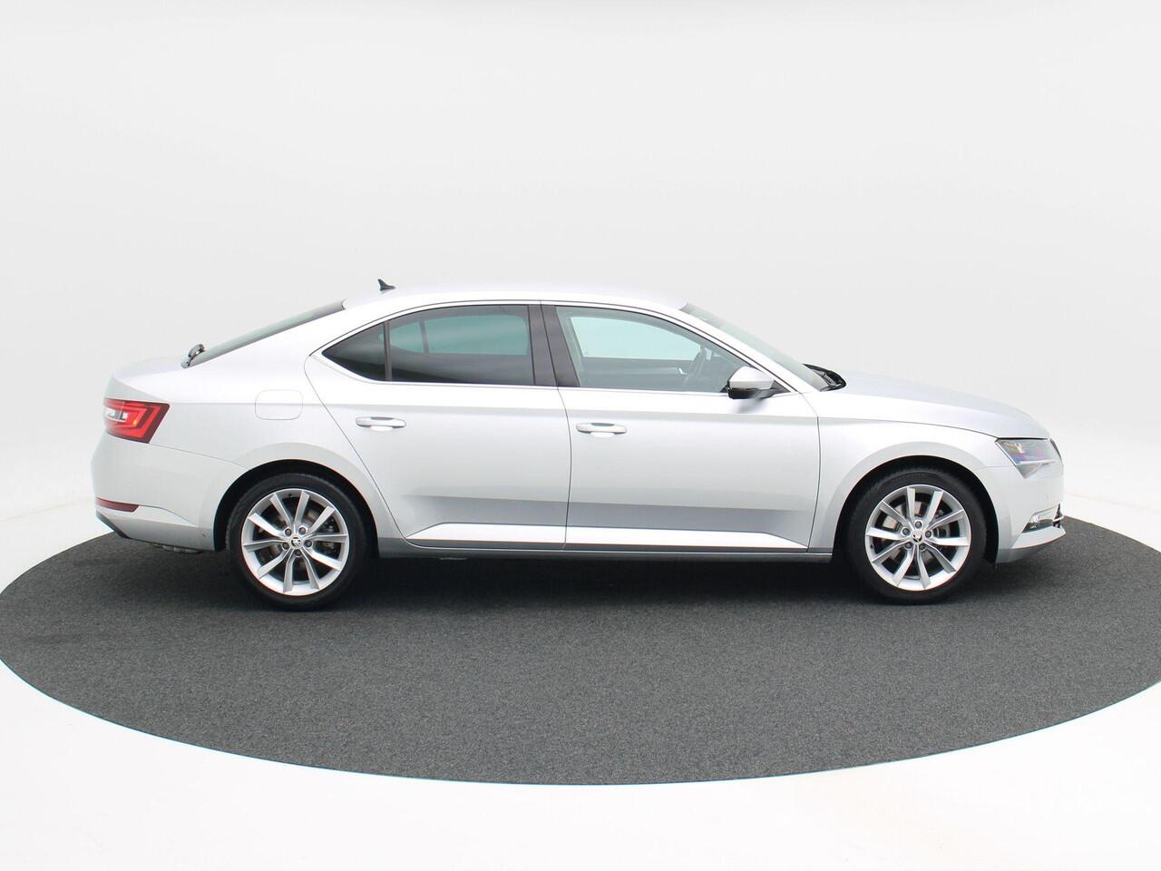 Skoda SUPERB 1.5 TSi 150 Pk Automaat Business Edition | Cruise Control | Navigatie | Bluetooth | CarPlay | Achteruitrijcamera | Trekhaak