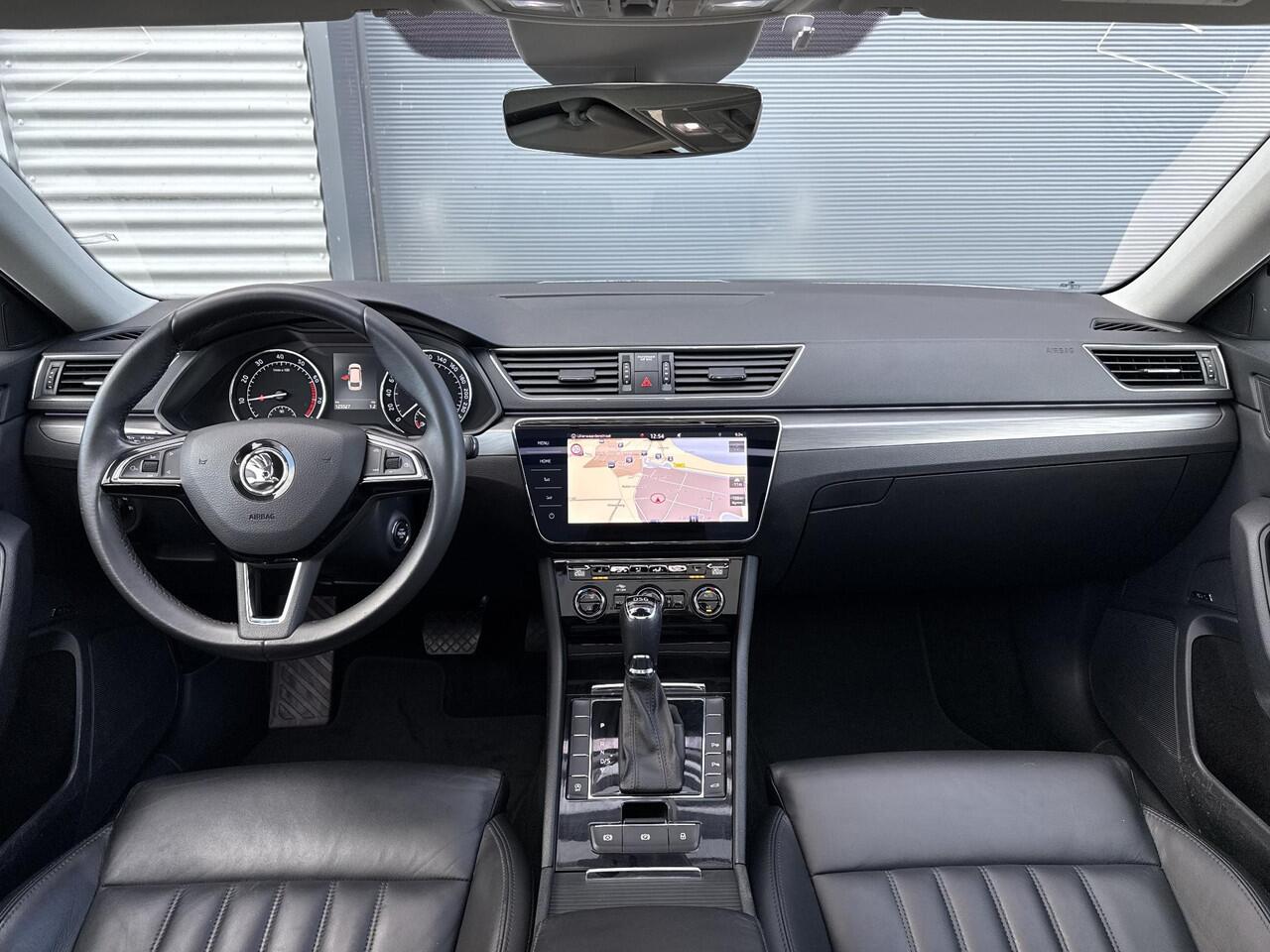 Skoda SUPERB Combi 1.5 TSI ACT Style Business Automaat ?Panoramadak ?Bi-Xenon ?Navigatie Full Map ?Vol Leder ?Apple Carplay & Android Auto ?Comfortstoelen met geheugen ?Elektrische A.Klep ?Climate ?Cruise ?Stoelverwarming ?Parkeersensoren ?Lichtmetaal 17"