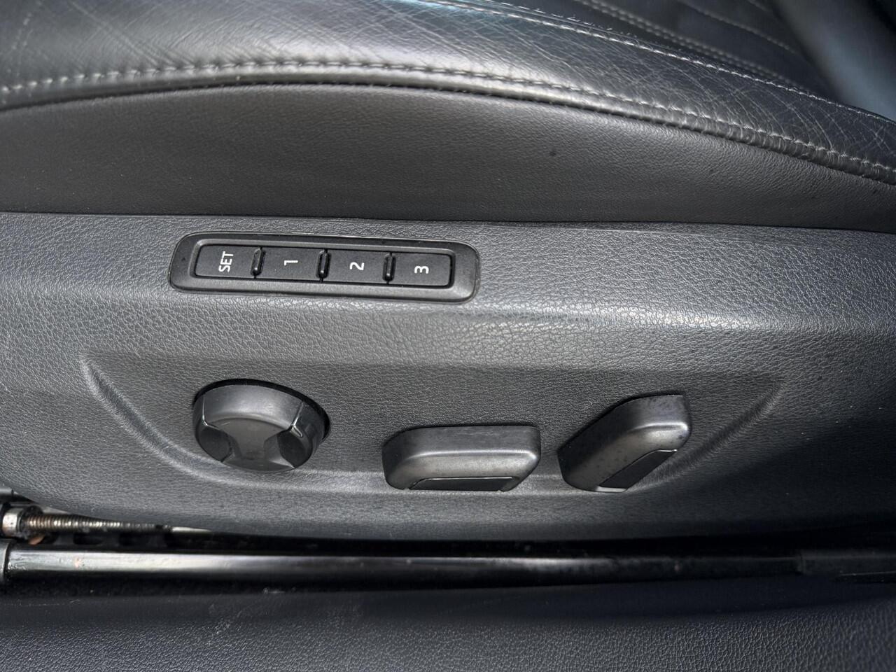 Skoda SUPERB Combi 1.5 TSI ACT Style Business Automaat ?Panoramadak ?Bi-Xenon ?Navigatie Full Map ?Vol Leder ?Apple Carplay & Android Auto ?Comfortstoelen met geheugen ?Elektrische A.Klep ?Climate ?Cruise ?Stoelverwarming ?Parkeersensoren ?Lichtmetaal 17"